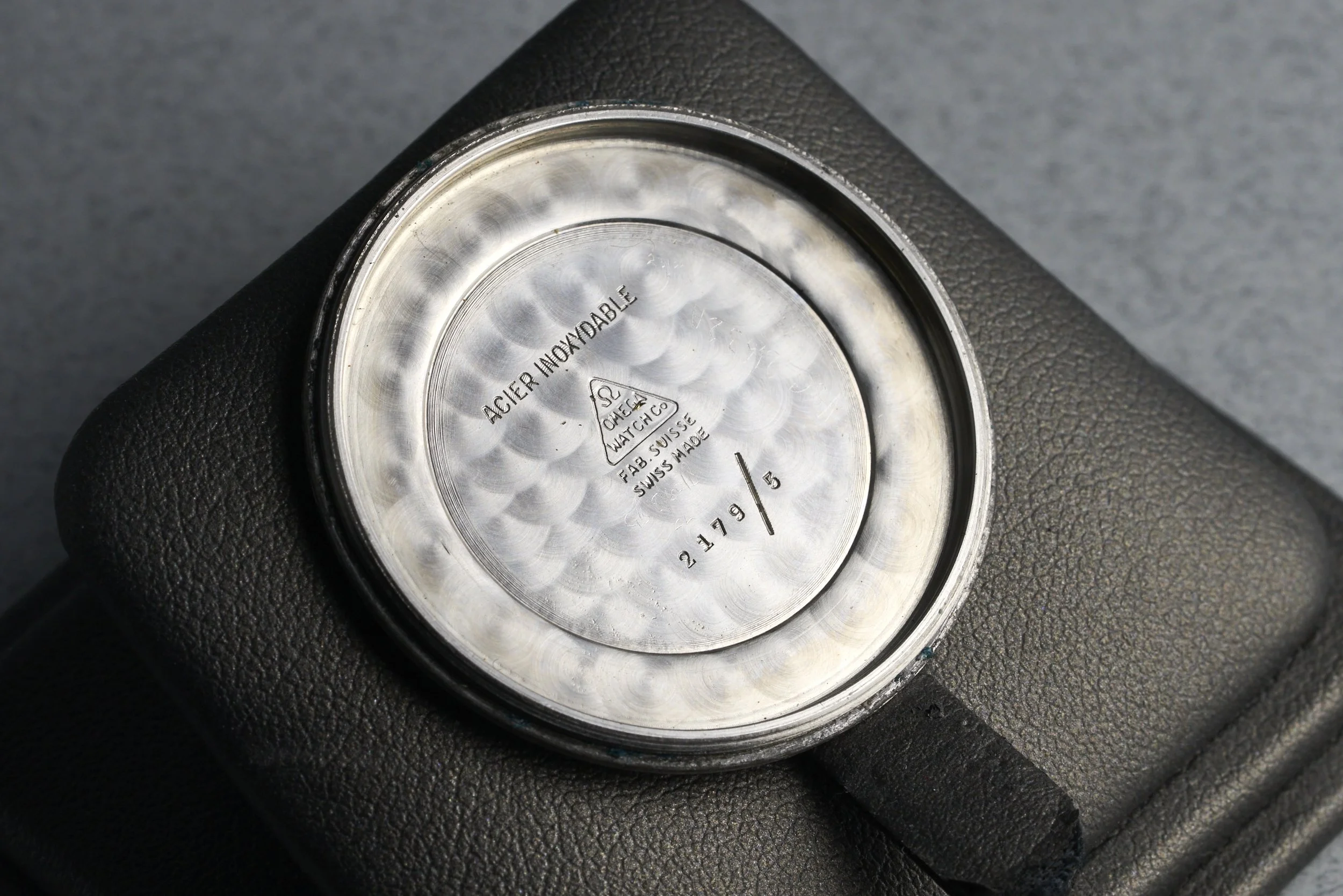 omega-military.30T2.servicepapers-2179.5-arabic.dial-1940s-oysterpalace-OP2318-10.jpg