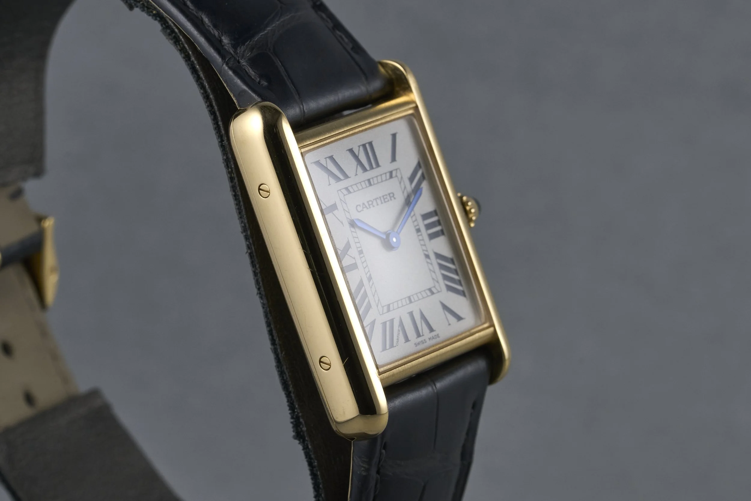 cartier-tanklouis.yellowgold.boxpaper-wgta0067-cream.dial-2023-oysterpalace-OP2182-07.jpg
