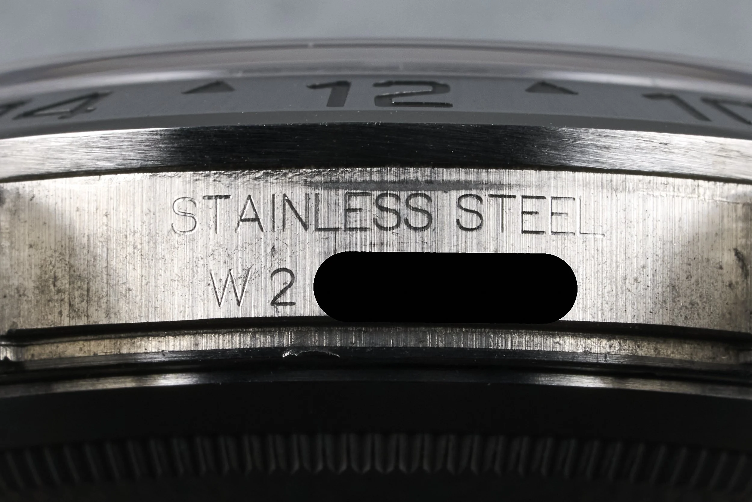rolex-explorerII.boxservicepapers-16570-white.tritium.dial-1995.W-oysterpalace-OP2317-12.jpg
