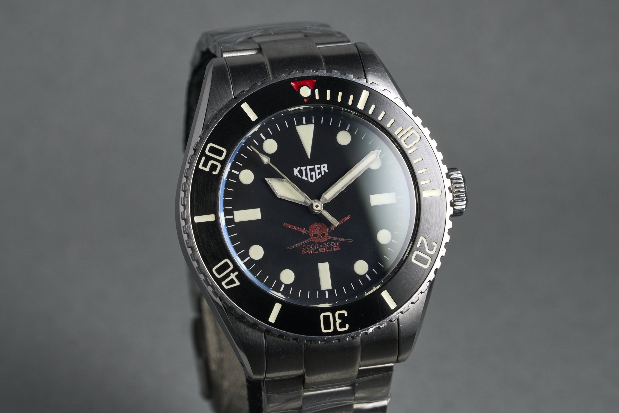 kiger-milsub.limeted.edition.box-milsub-black.dial-2019-oysterpalace-OP2295-02.jpg