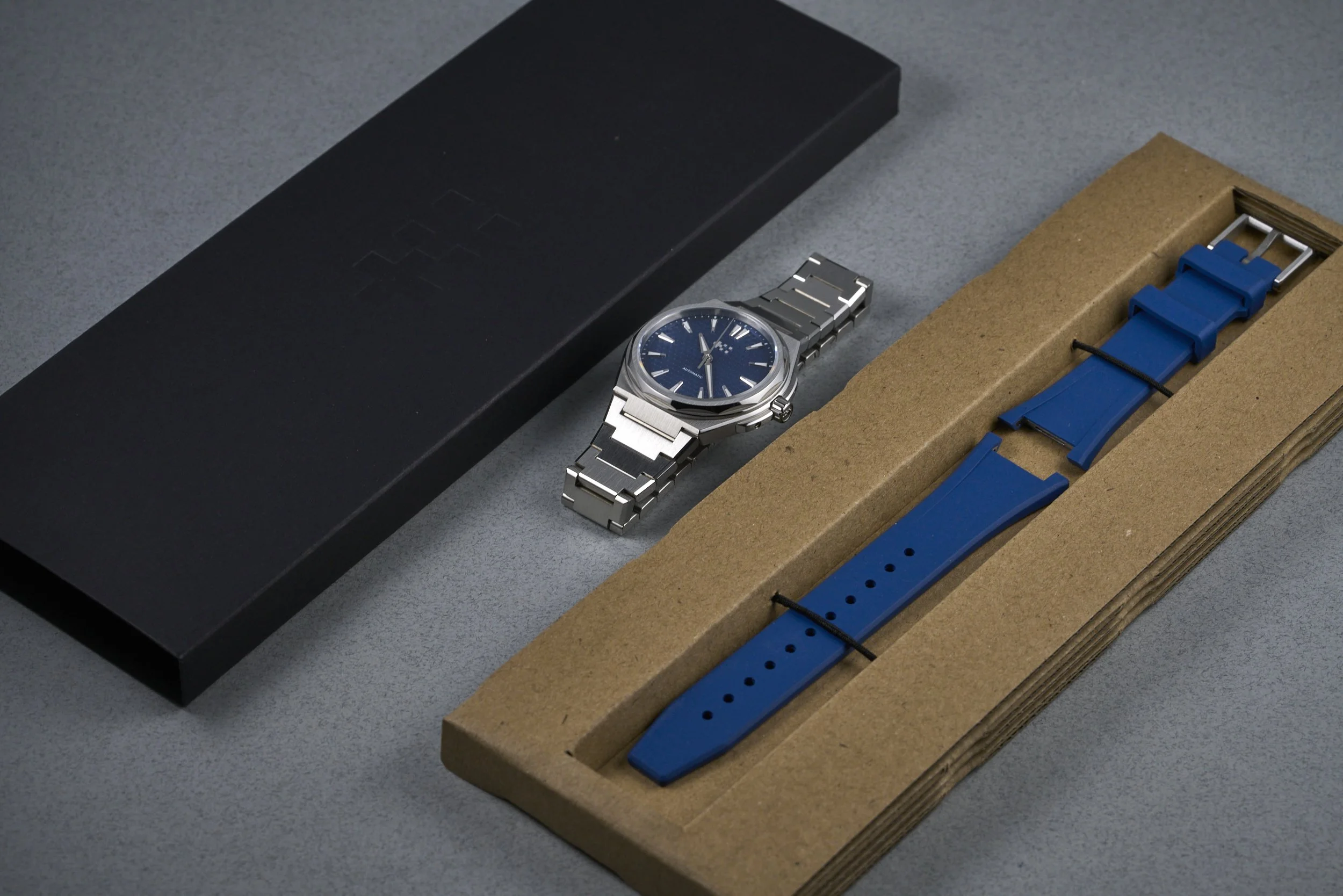 chistopherward-twelve.boxpapers-glacier.blue-cobalt.dial-2023-oysterpalace-OP2254-10.jpg