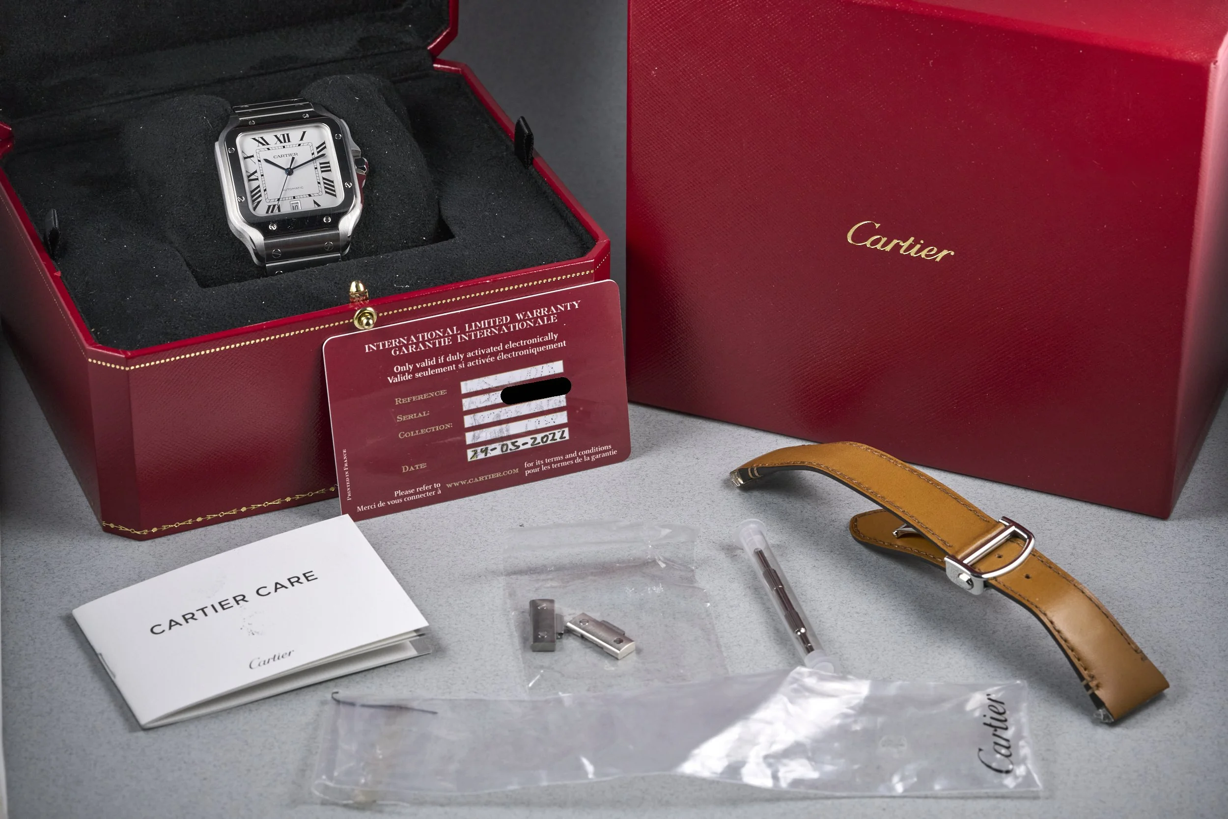 cartier-santos.large.boxpapers-WSSA0018-silver.dial-2022-oysterpalace-OP2278-09.jpg