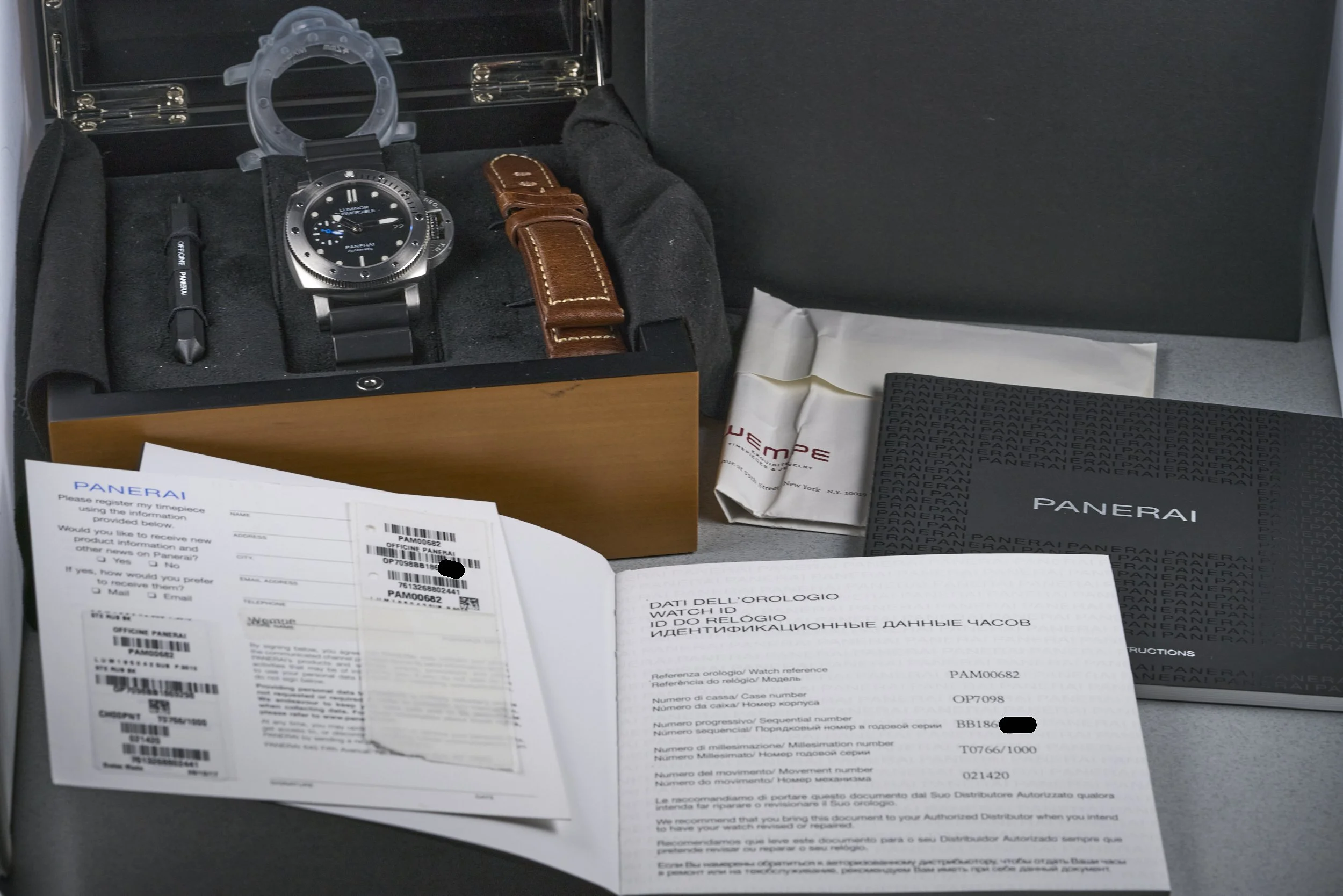Panerai-submersible.boxpapers-PAM00682-black.dial-2017-oysterpalace-OP2280-10.jpg