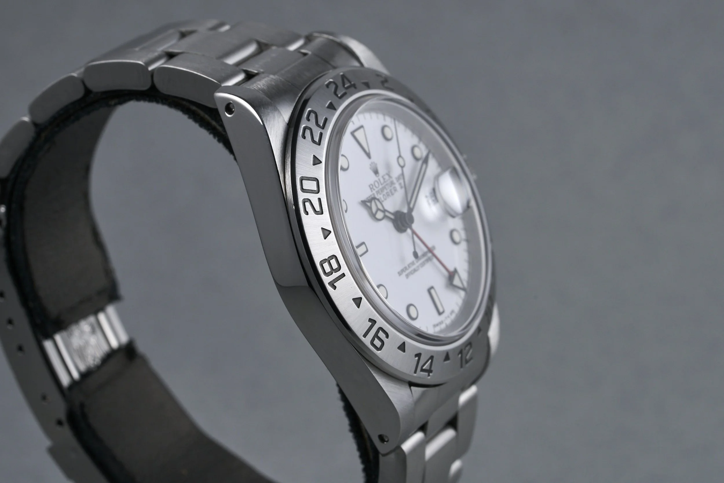rolex-explorerII.boxservicepapers-16570-white.tritium.dial-1995.W-oysterpalace-OP2317-05.jpg