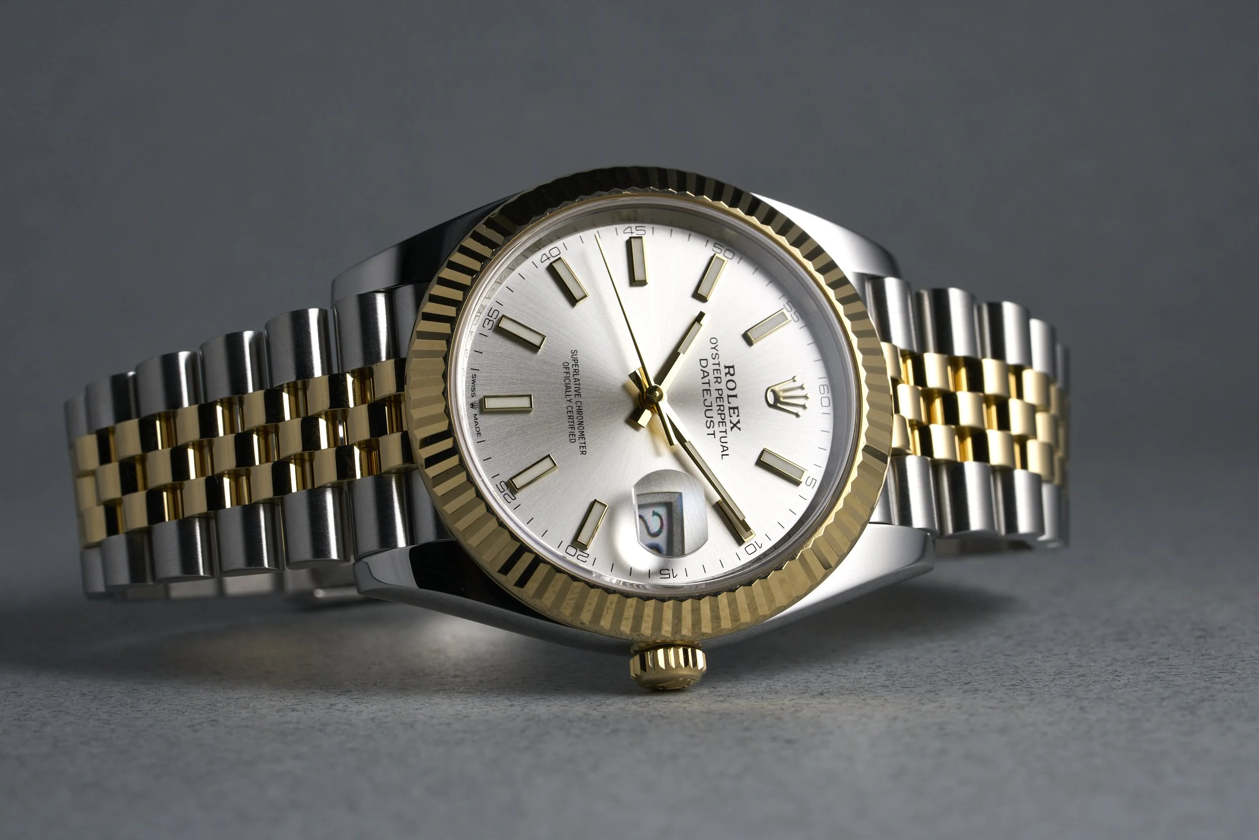 rolex-datejust.41.twotone.boxpapers-1263333-silver.dial-2022-oysterpalace-OP2200-11.jpg