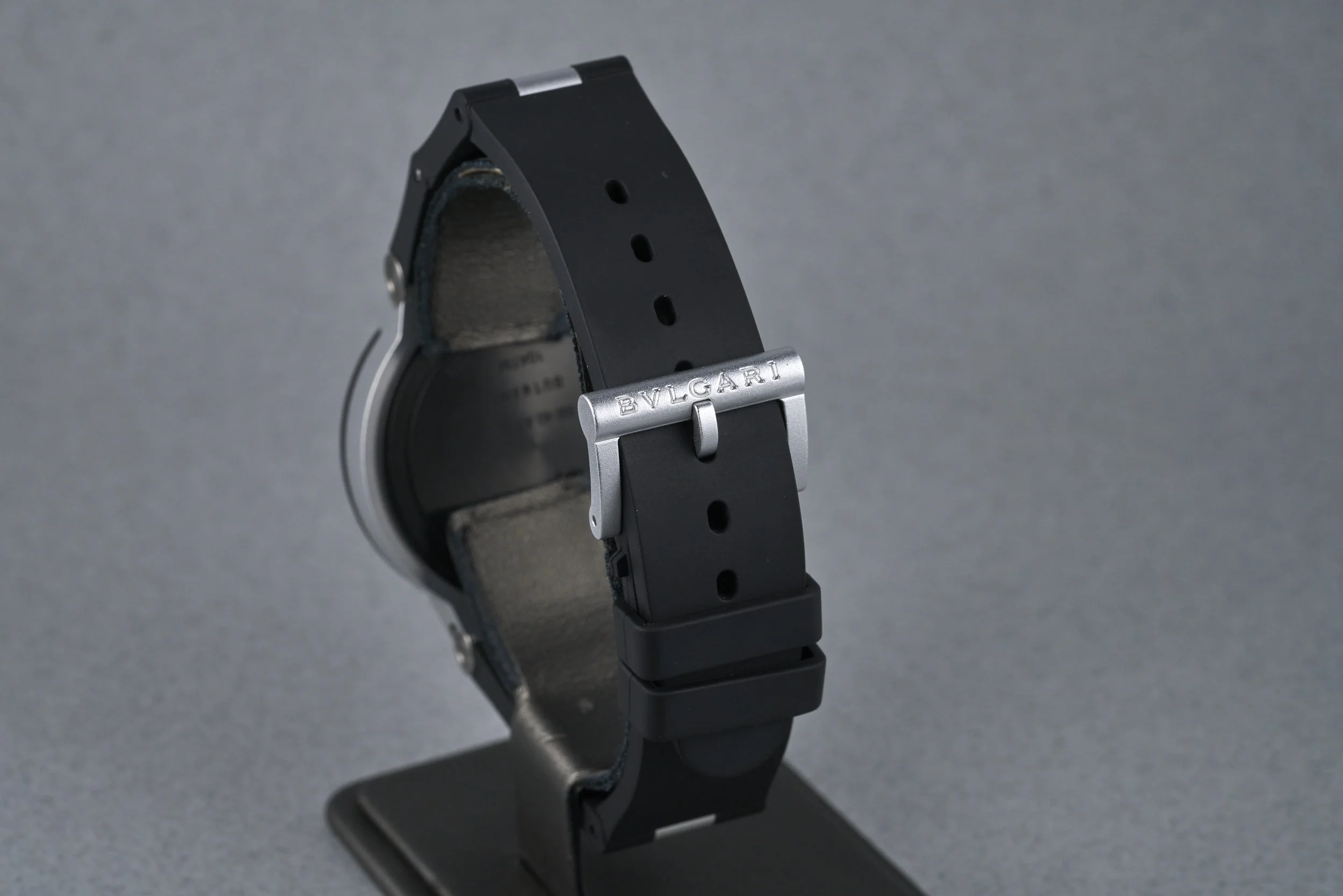 bulgari-chronograph.aluminum.boxpapers-103383-cream .dial-2022-oysterpalace-OP2322-07.jpg