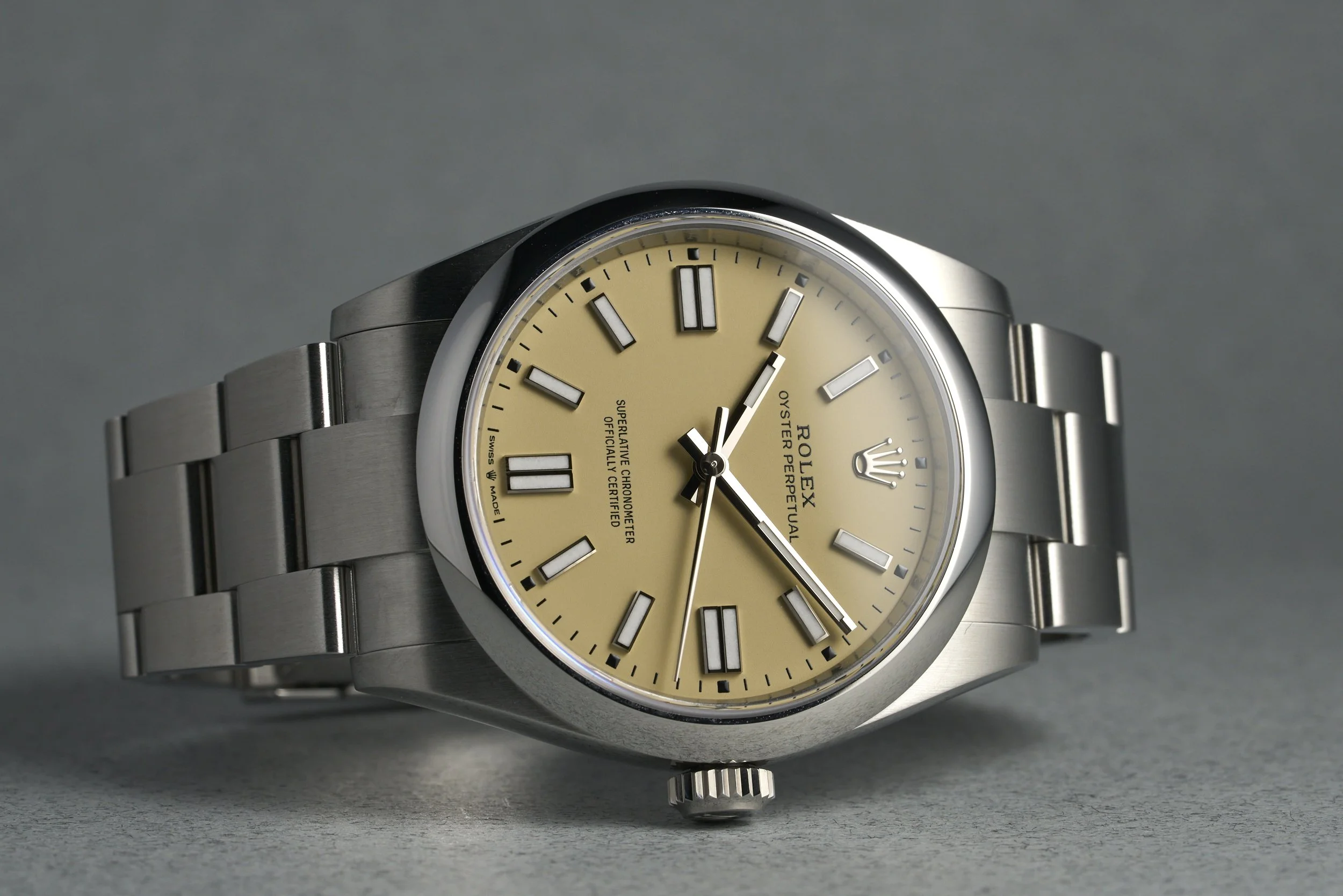 rolex-oysterperpetual.boxpapers-134300-beige.dial-2025-oysterpalace-OP2204-11.jpg