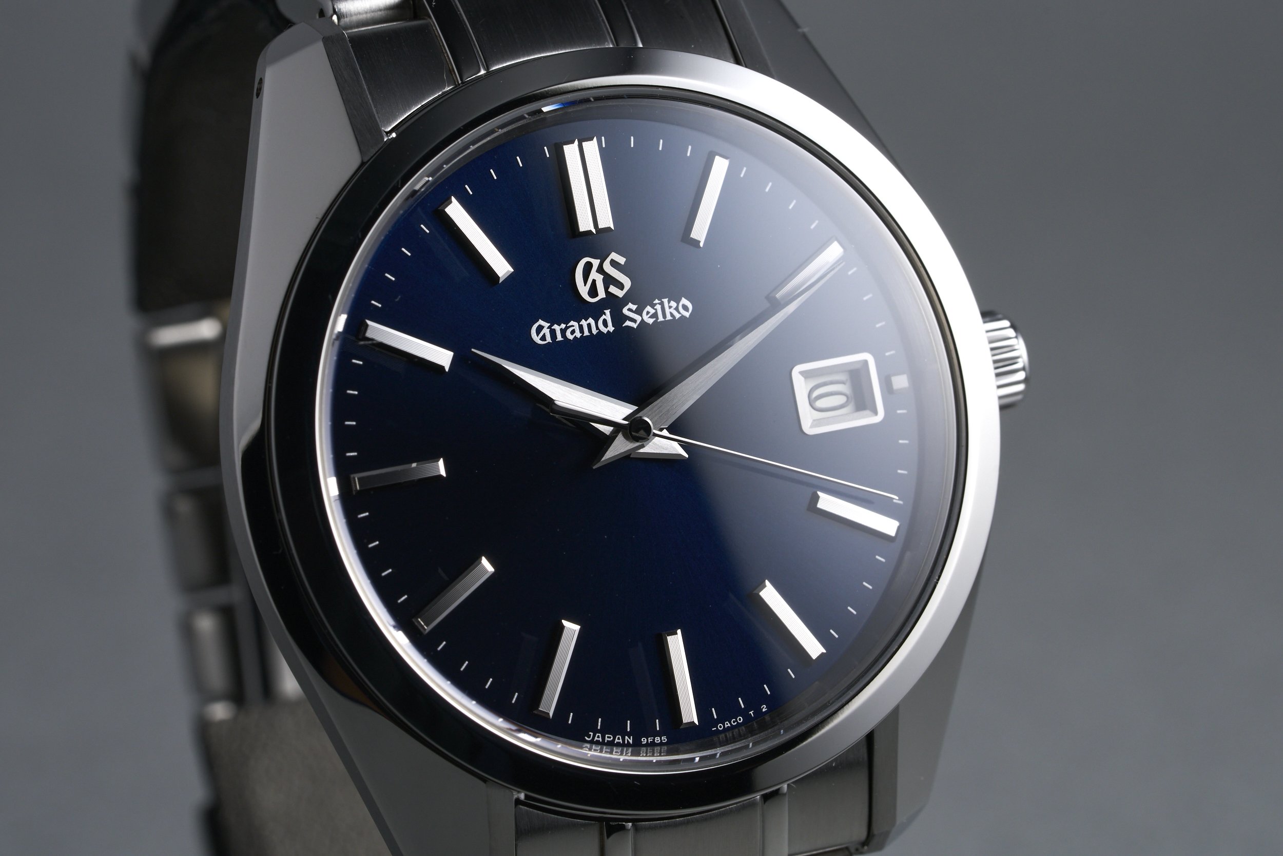 grandseiko-heritage.quartz.boxpapers-SBGP005-blue.dial-2022-oysterpalace-OP2231-04.jpg