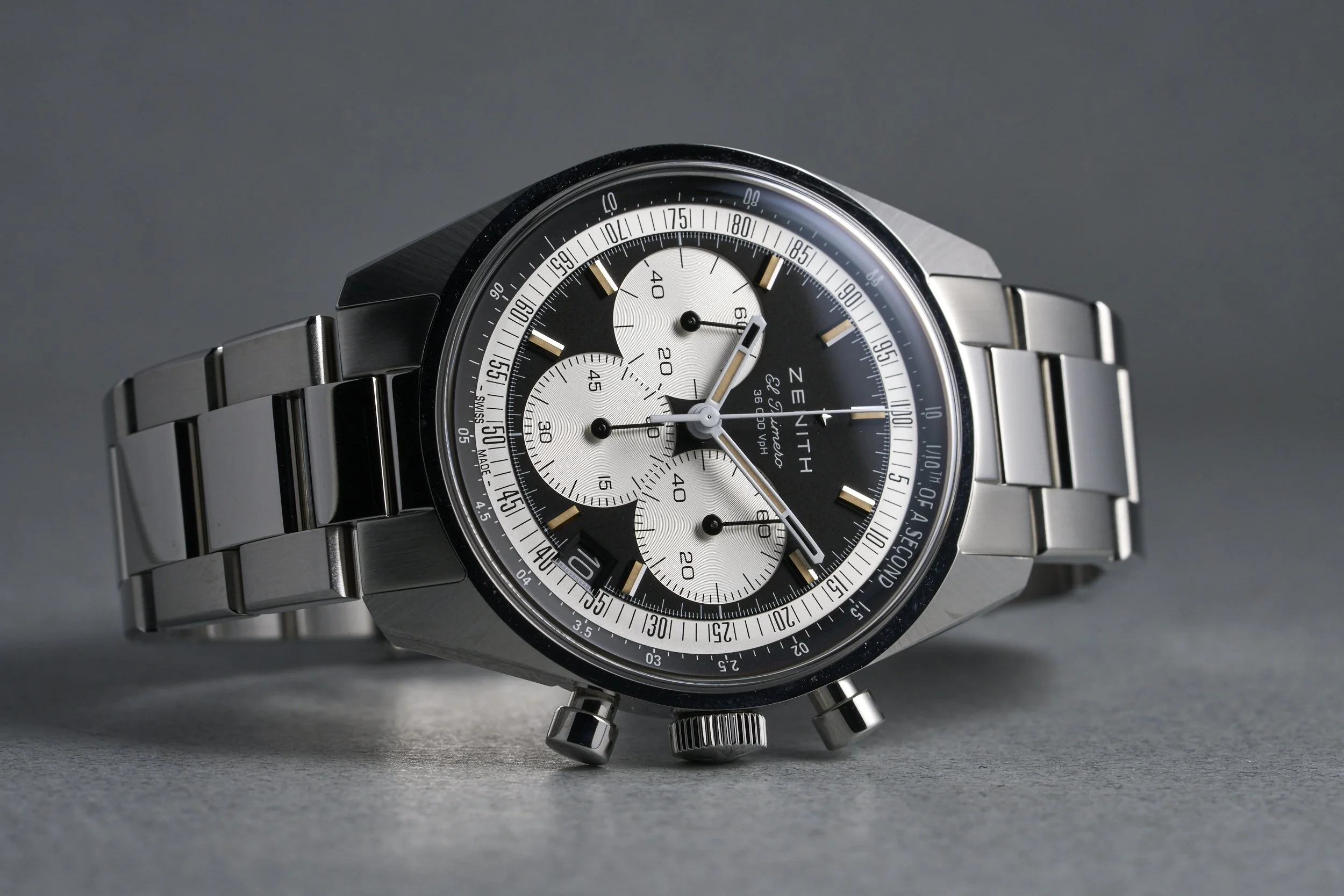 zenith-chronomaster.original.boxpaper-03.3200.3600.21.m3200-reverse.panda.dial-2022-oysterpalace-OP2183-14.jpg