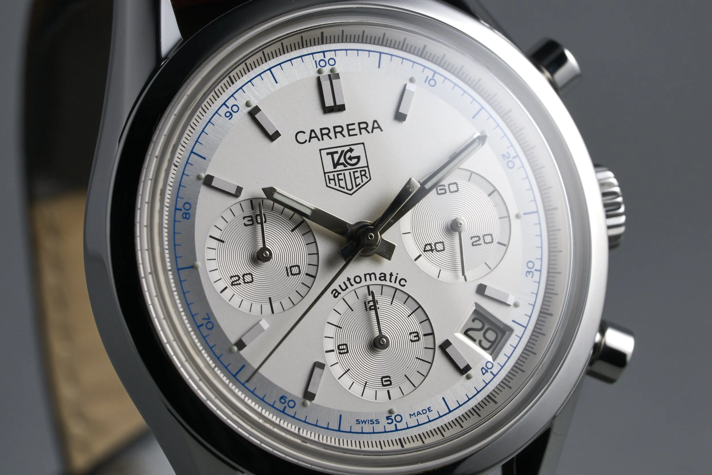 tagheuer-carrera-cv2110-0-silver.dial-2000s-oysterpalace-OP2228-04.jpg