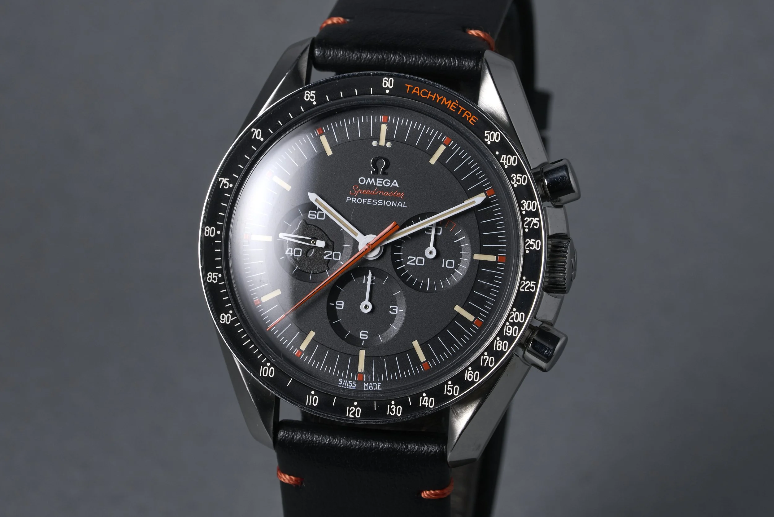 omega-speedmaster.speedytuesday.boxpapers-311.12.42.30.01.001-ultraman.dial-2018-oysterpalace-OP2282-03.jpg