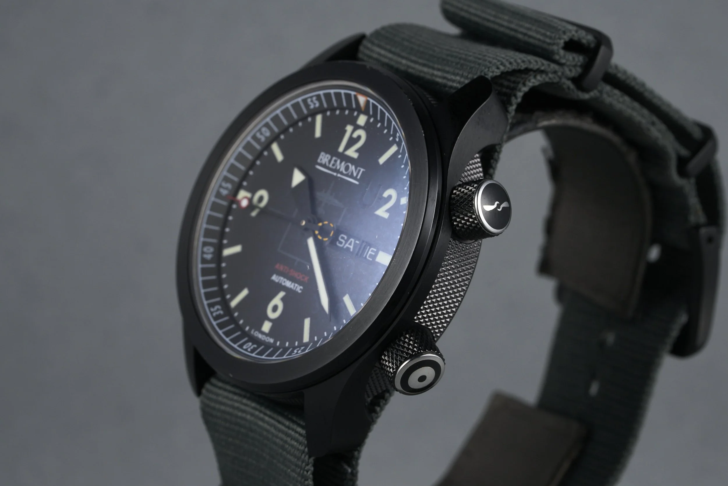 bremont-U2LE.dlc.boxpapers.limited.edition-USLE-black.doal-2011-oysterpalace-OP2196-06.jpg