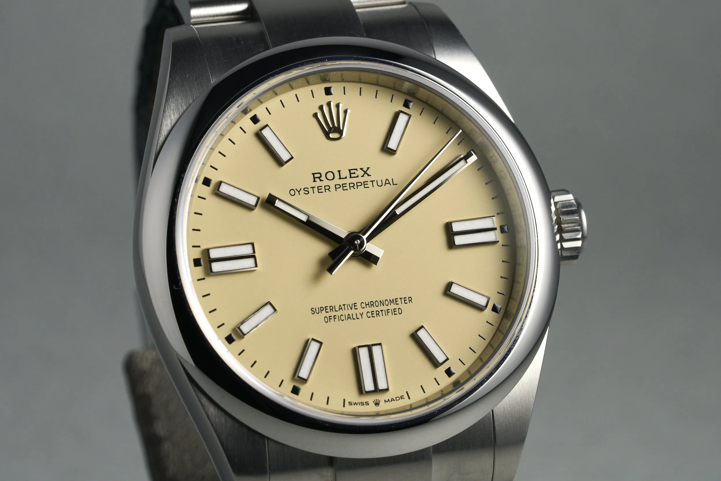 rolex-oysterperpetual.boxpapers-134300-beige.dial-2025-oysterpalace-OP2204-04.jpg