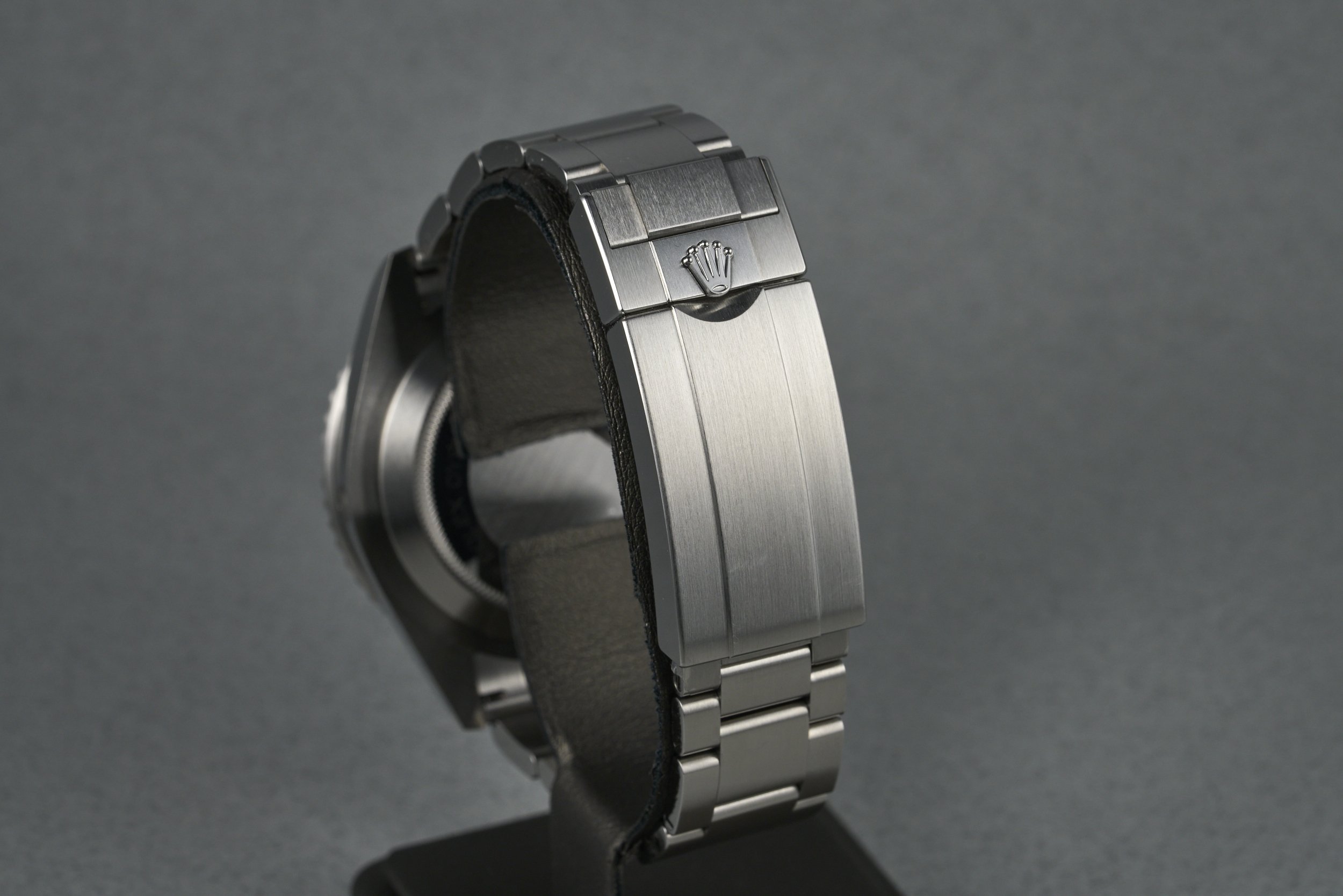 rolex-sea.dweller.boxpapers-126600-matte.dial-2024.A-oysterpalace-OP2127-07.jpg