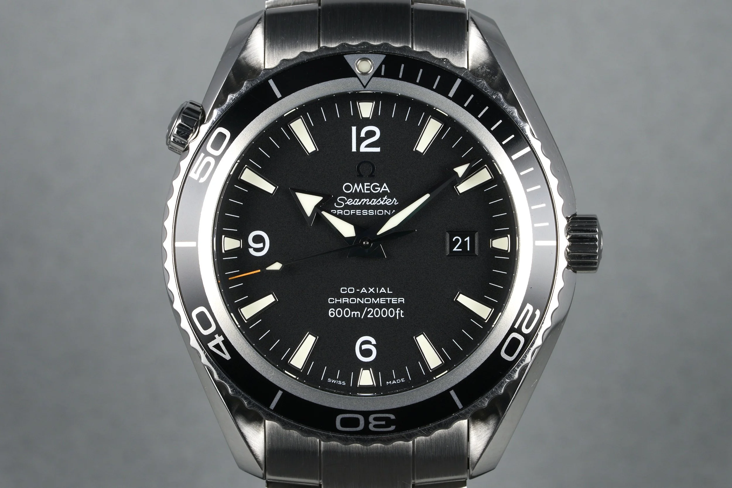 omega-seamaster.planet.ocean.boxpapers-2200.50-black.dial-2011-oysterpalace-OP2264-01.jpg