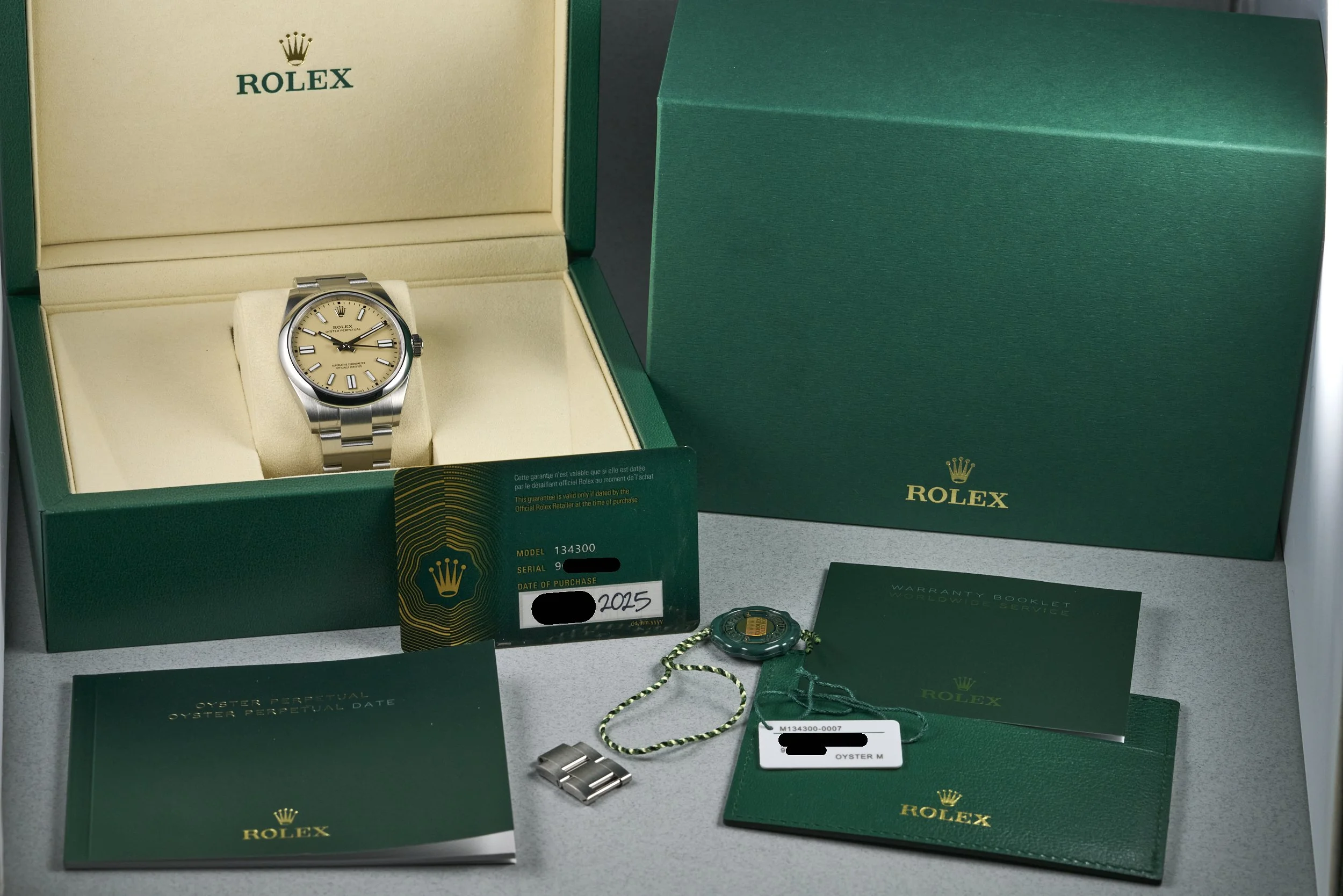 rolex-oysterperpetual.boxpapers-134300-beige.dial-2025-oysterpalace-OP2204-10.jpg