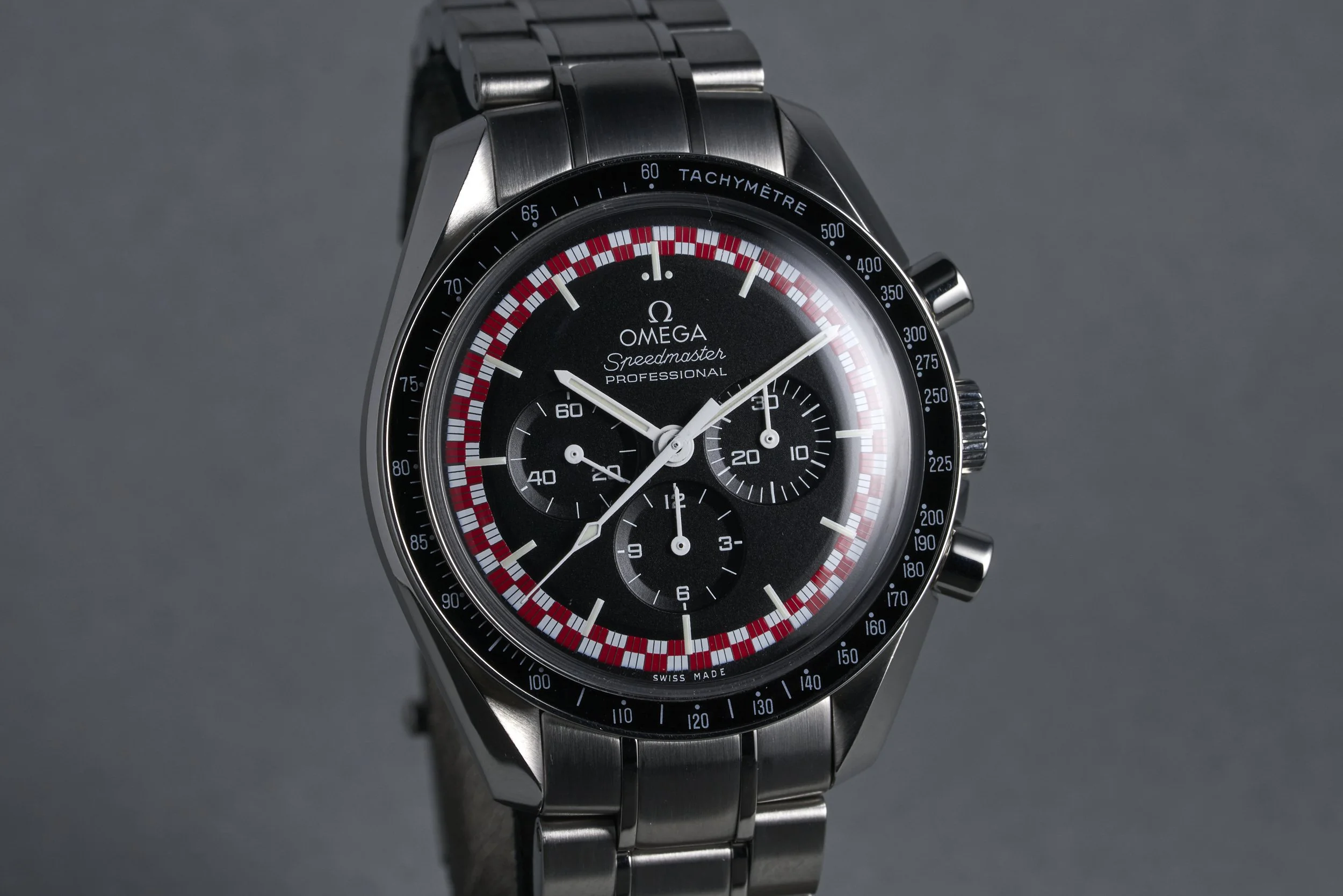 omega-speedmaster.tintin.boxpapers-311.30.42.30.01.004-tintin.dial-2014-oysterpalace-OP2276-02.jpg