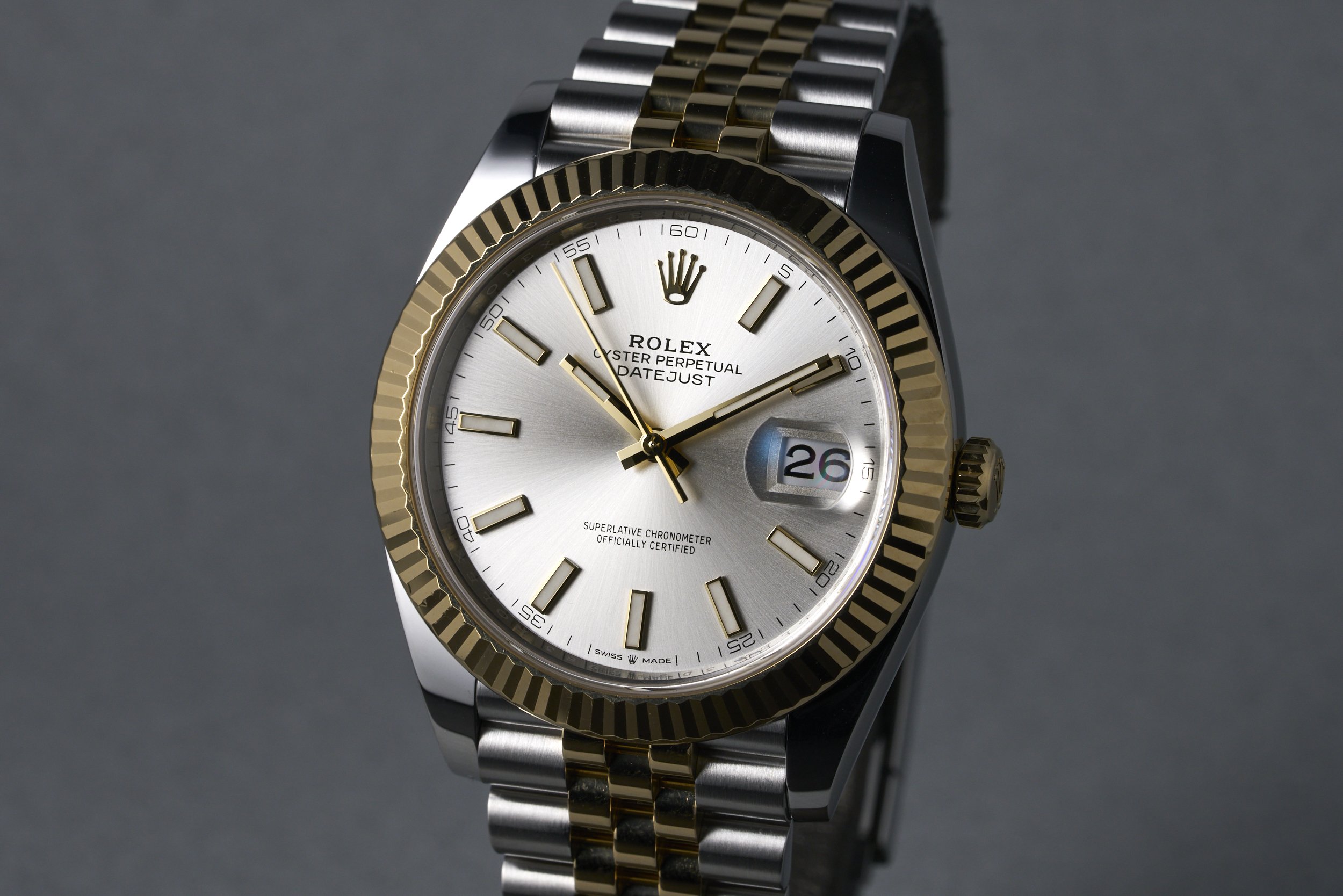 rolex-datejust.41.twotone.boxpapers-1263333-silver.dial-2022-oysterpalace-OP2200-03.jpg