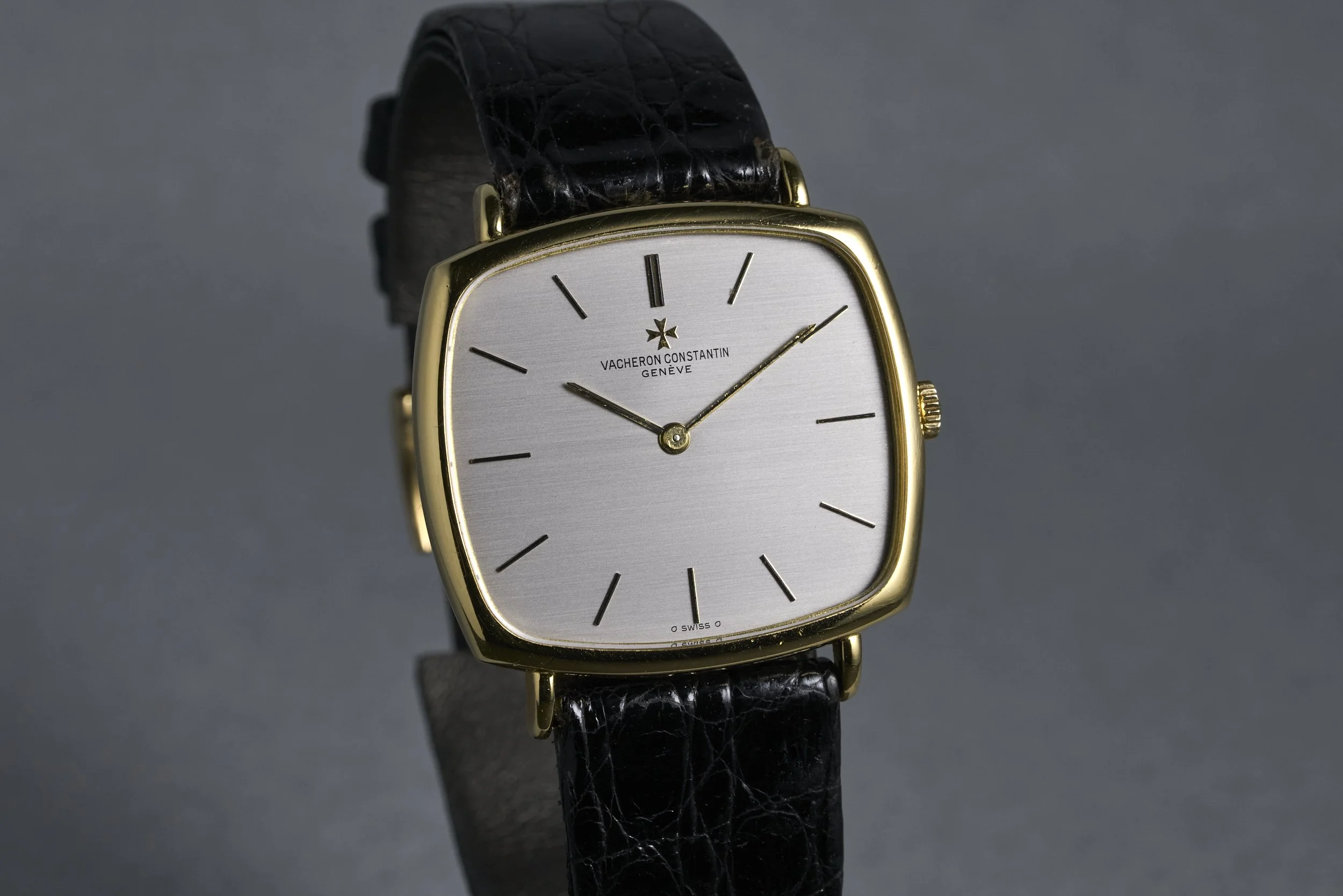 vacheronconstantin-dress.yellowgold.servicepapers-39203-silver.dial-vintage-oysterpalace-OP2138-02.jpg
