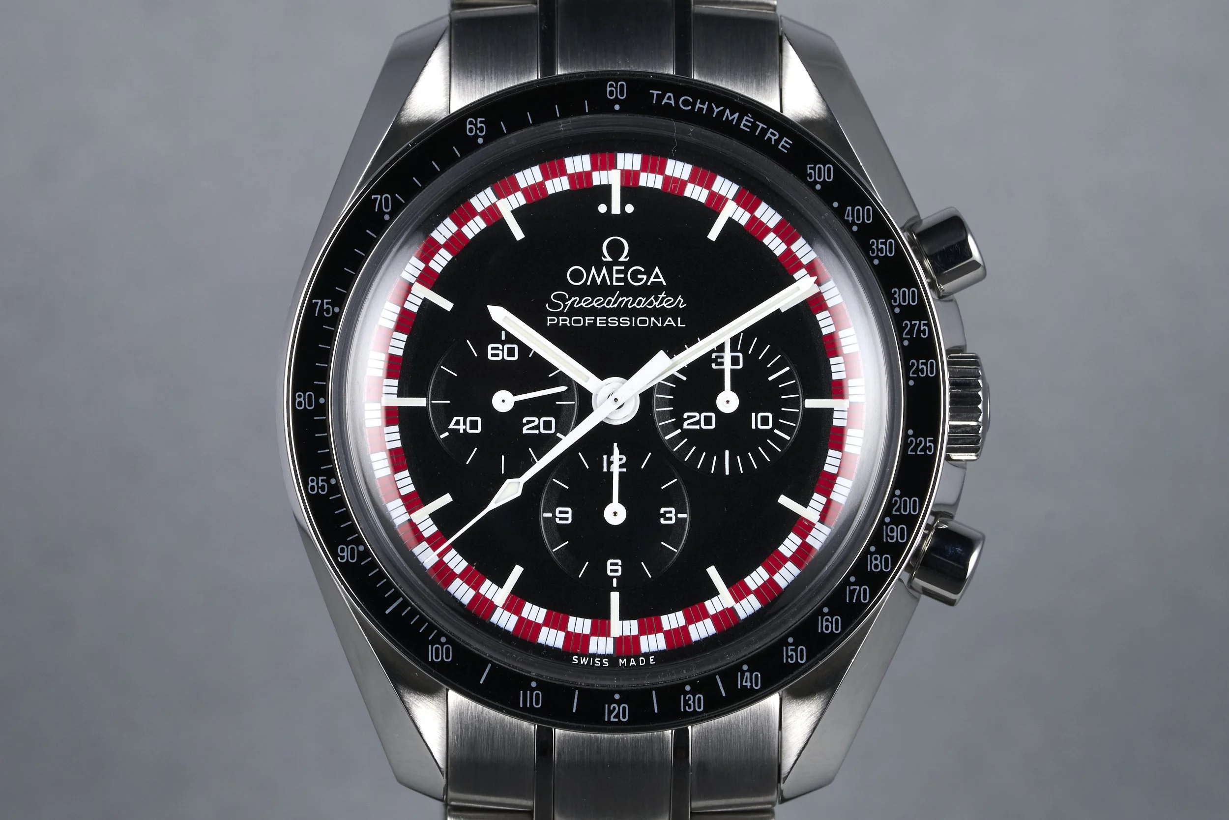 omega-speedmaster.tintin.boxpapers-311.30.42.30.01.004-tintin.dial-2014-oysterpalace-OP2276-01.jpg