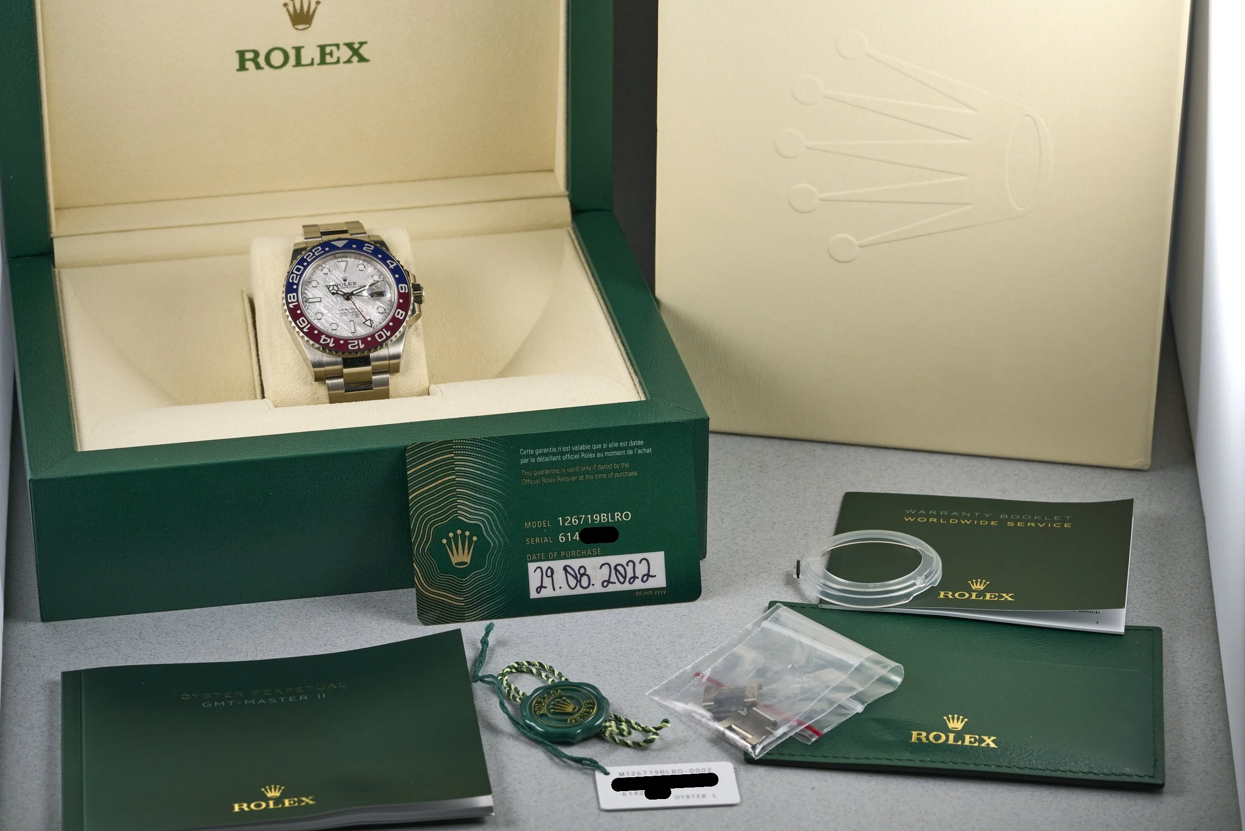 rolex-gmt2.whitegold.boxpapers-126719BLRO-meteorite.dial-2022-oysterpalace-OP2241-10.jpg