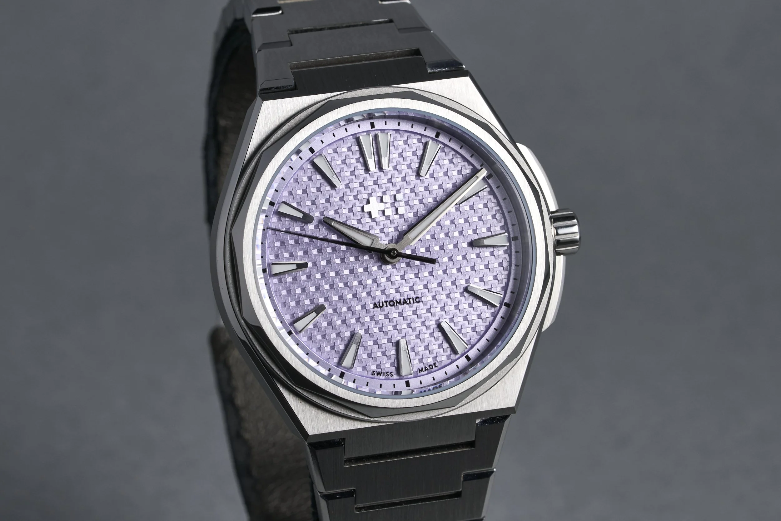 chistopherward-twelve.boxpapers-frosted.lavender-pink.dial-2023-oysterpalace-OP2253-02.jpg