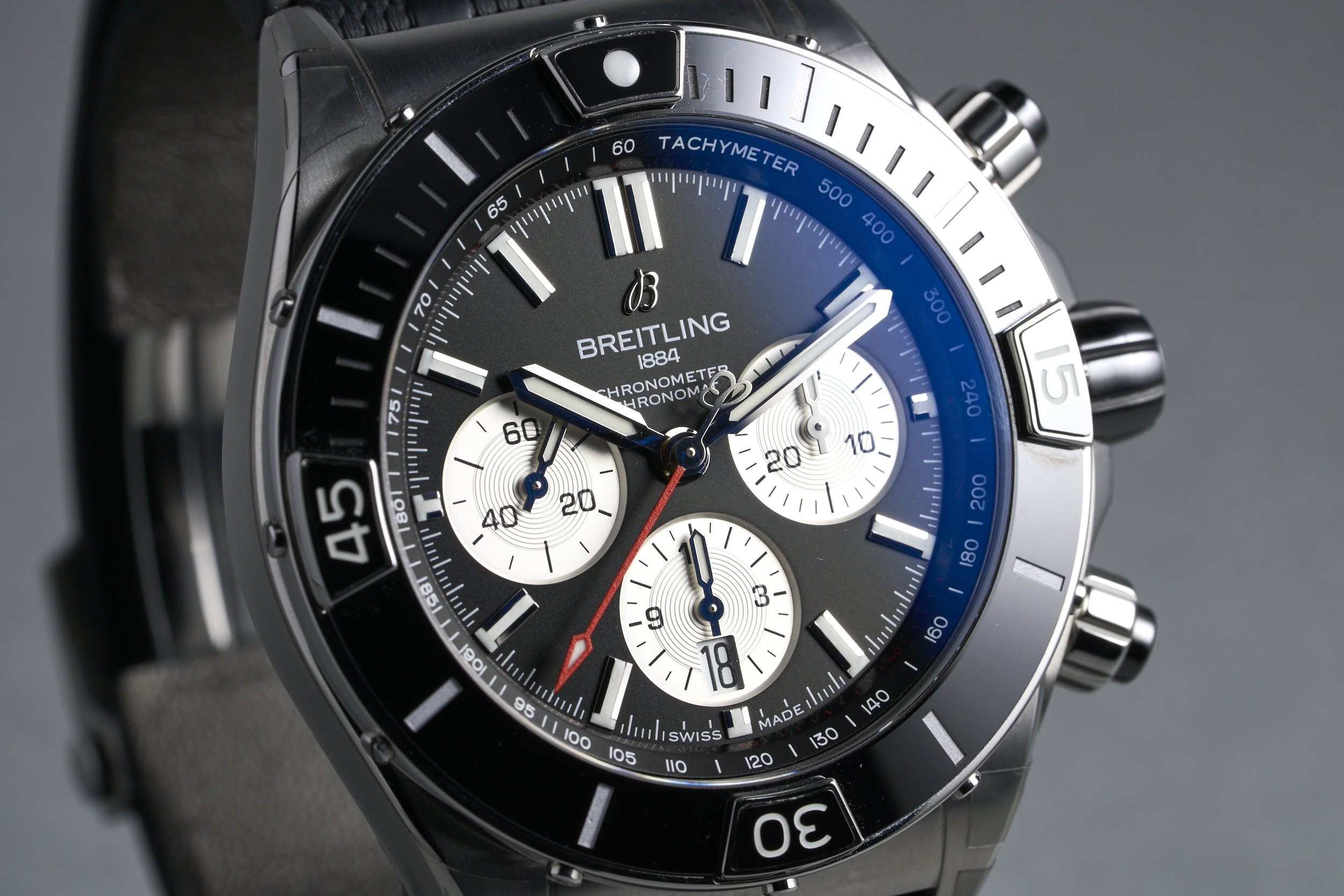 breitling-super.chronomat.B01.boxpapers-AB0136-black.dial-2024-oysterpalace-OP2162-04.jpg