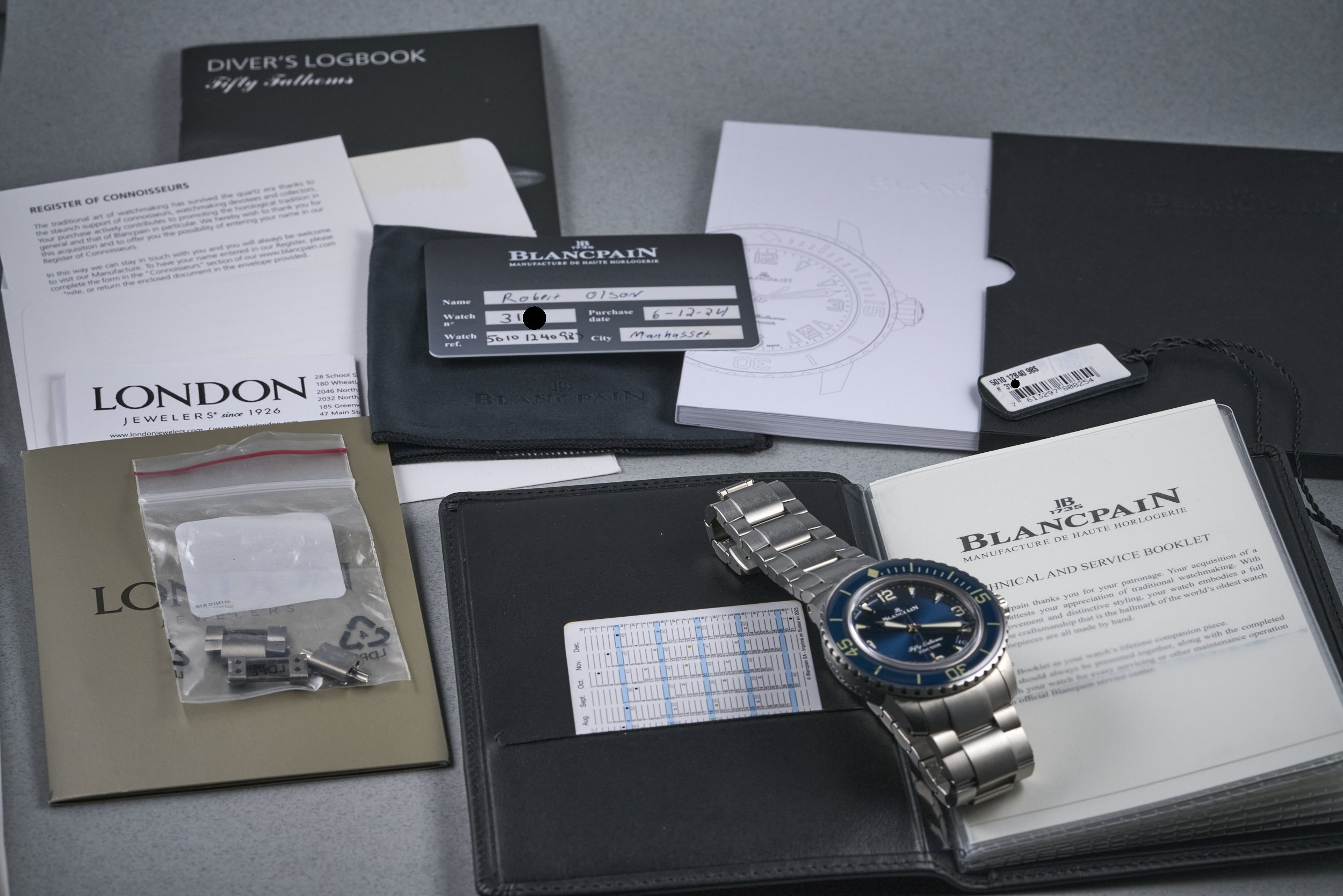 blancpain-fifty.fathoms.titanium.boxpapers-5010.12B40.98S-blue.dial-2024-oysterpalace-OP2299-13.jpg
