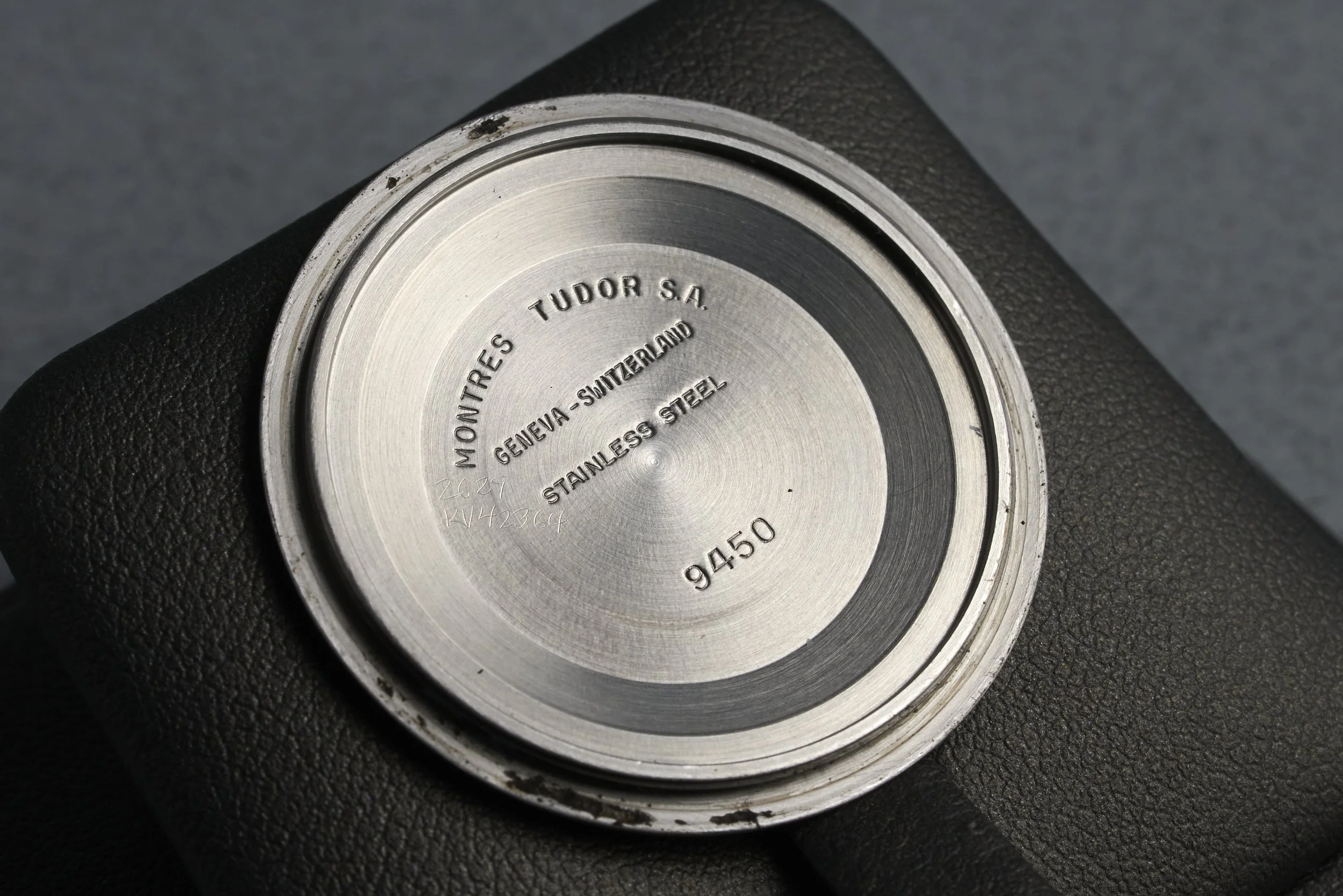 tudor-date.day-94500-white.roman.dial-b492xxx-oysterpalace-OP2273-11.jpg