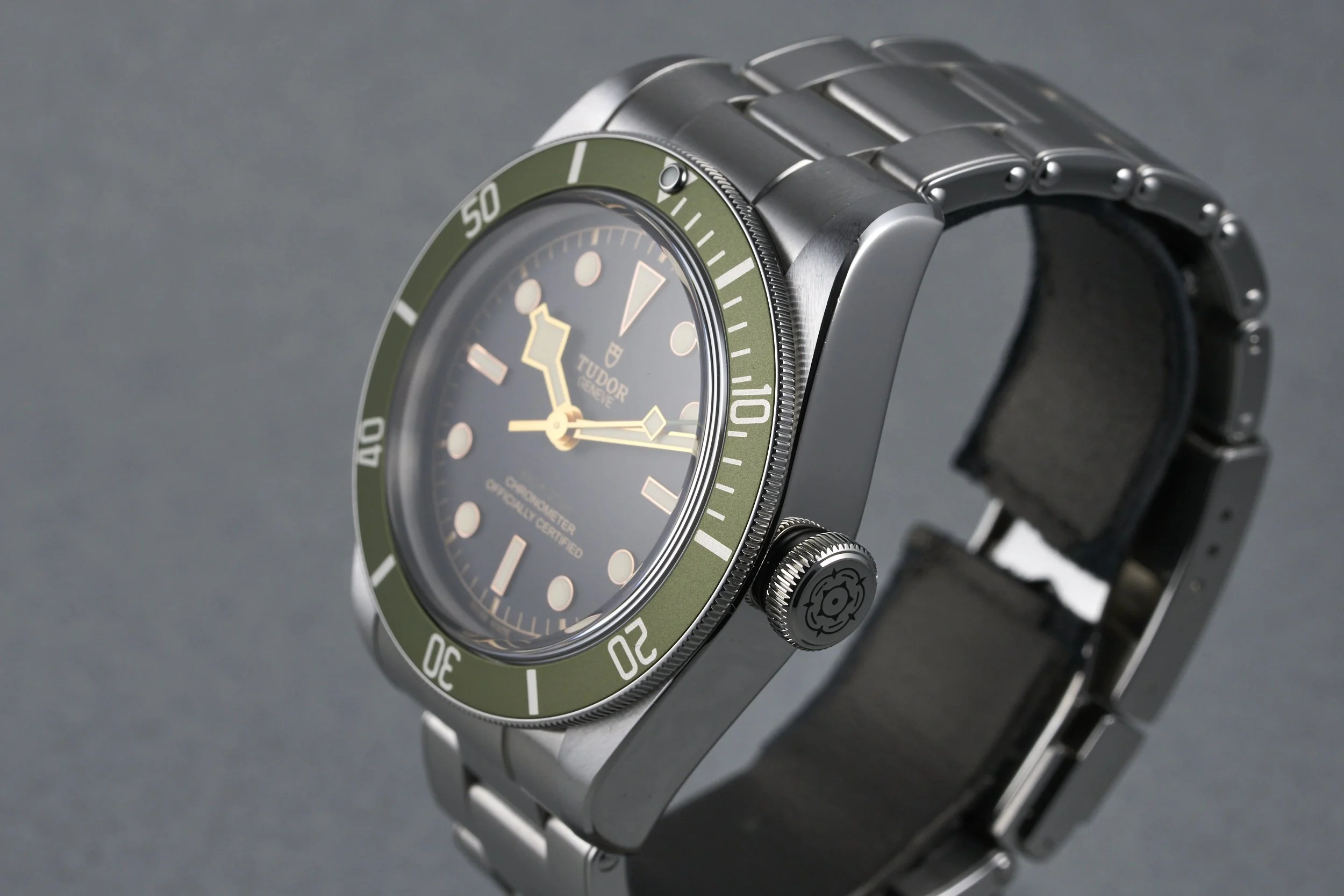 tudor-blackbay.harrods.boxpapers-79230G-black.dial-2018-oysterpalace-OP2320-06.jpg