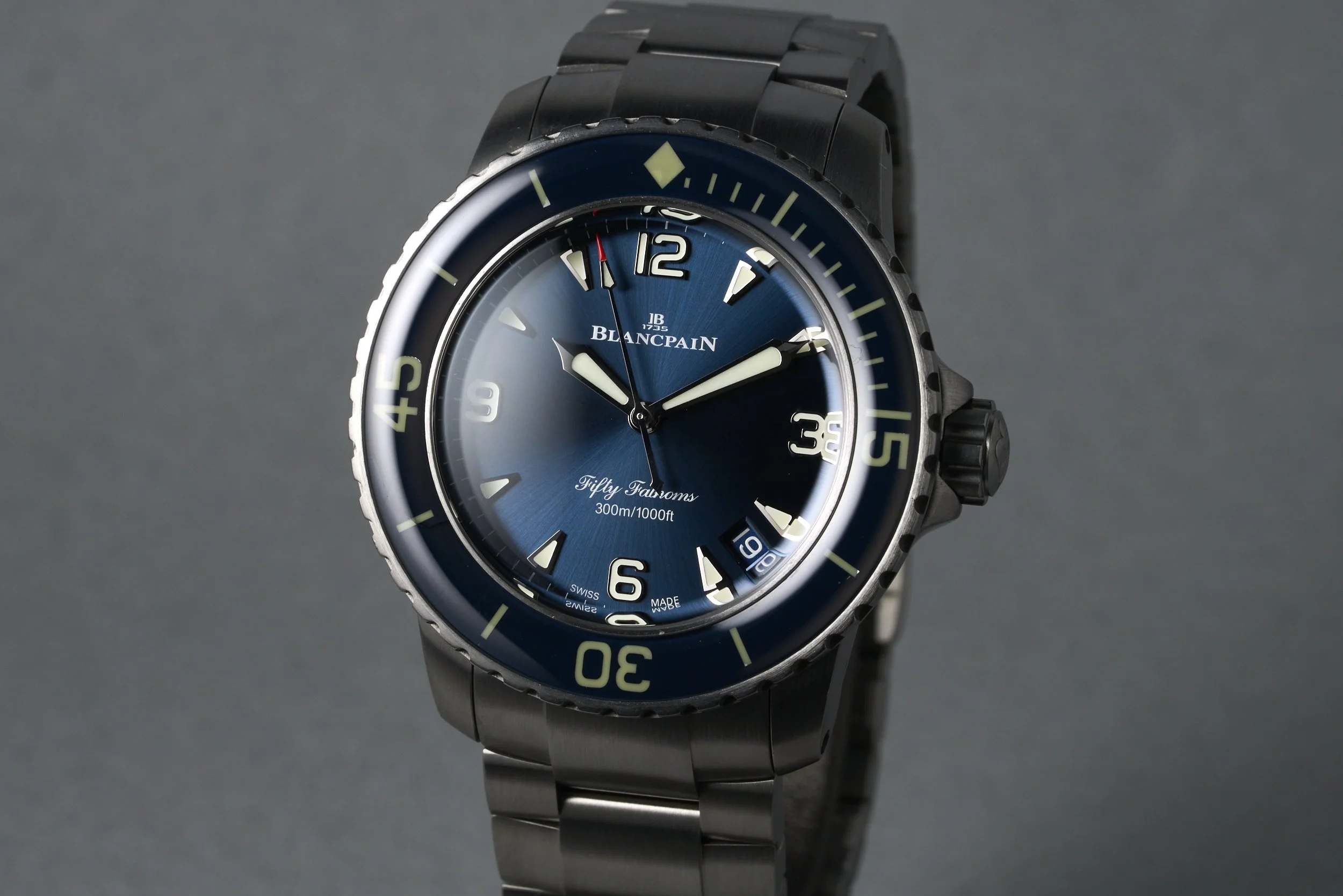 blancpain-fifty.fathoms.titanium.boxpapers-5010.12B40.98S-blue.dial-2024-oysterpalace-OP2299-03.jpg