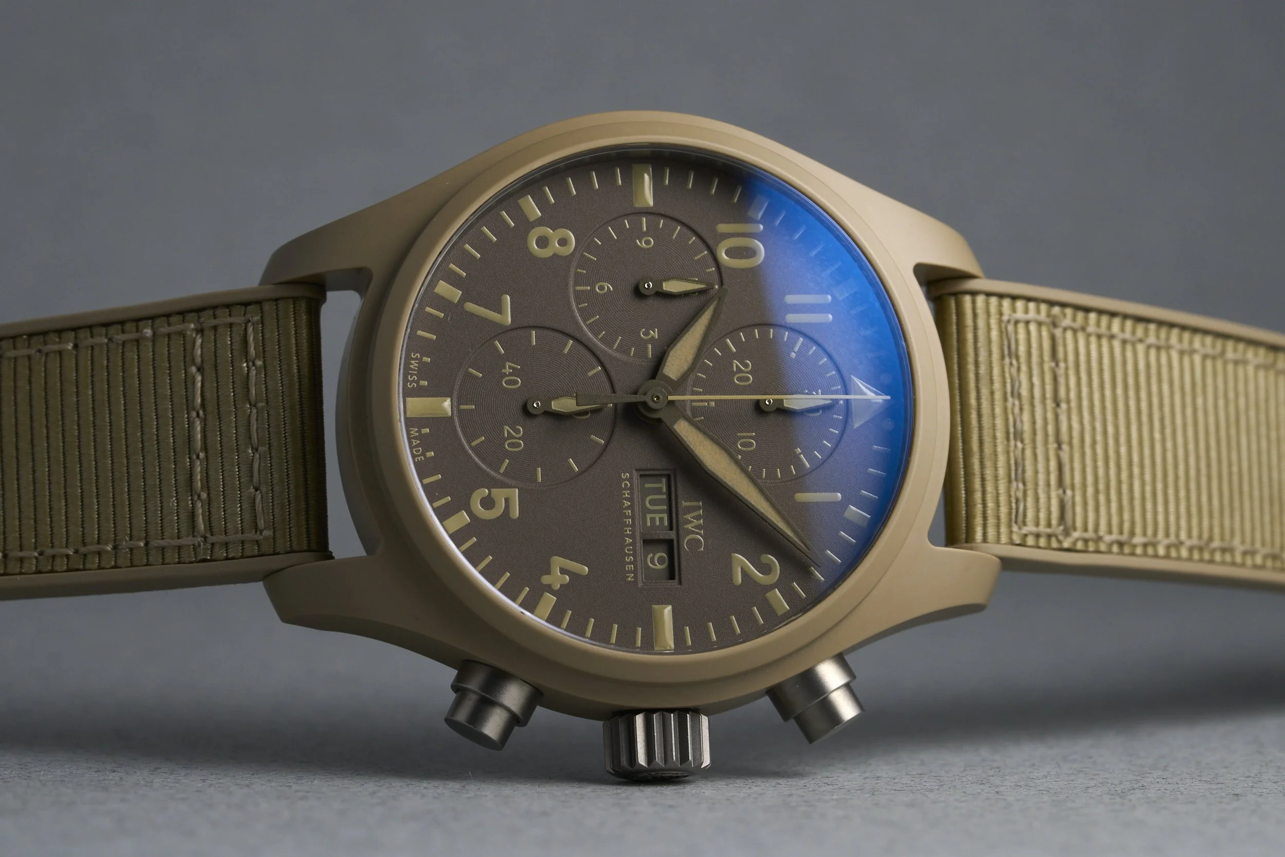 iwc-Pilots.Watch.Chronograph.41.TOPGUN.Mojave.Desert.boxpapers-IW389402-brown.dial-2023-oysterpalace-OP2271-10.jpg