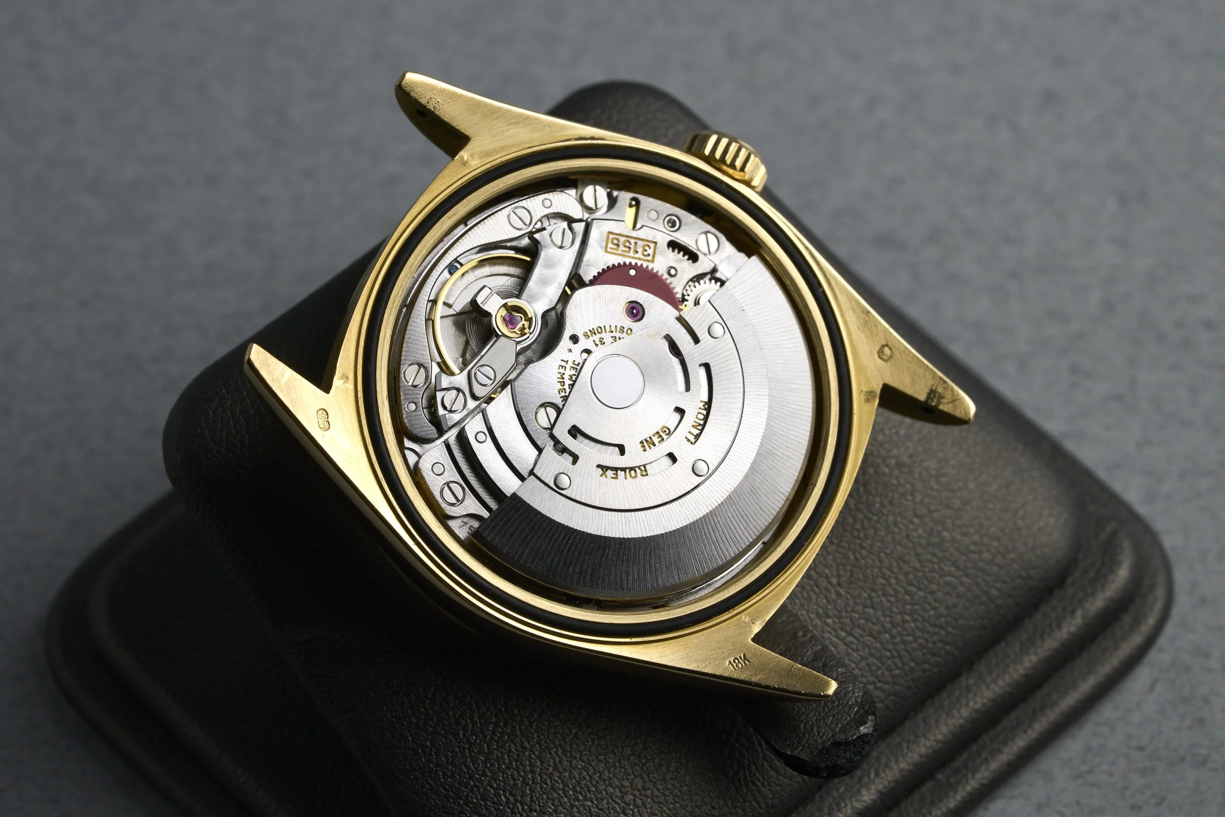 rolex-daydate.yellowgold.box-18238-white.roman.dial-1995.T-oysterpalace-OP2307-10.jpg