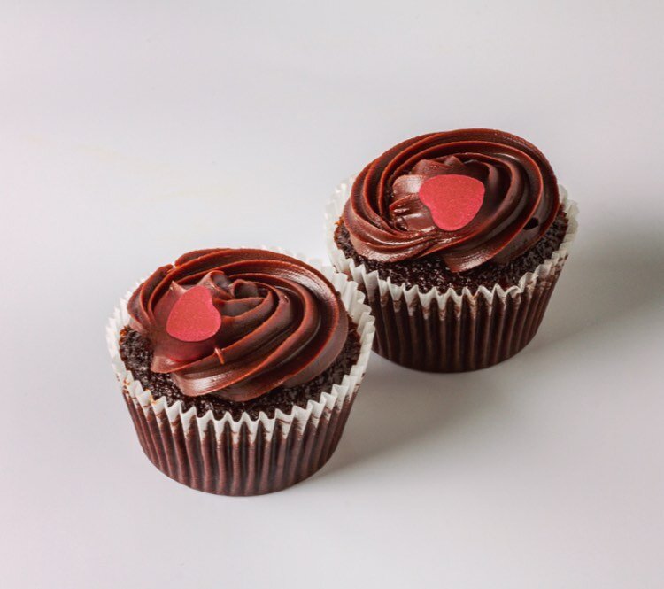 Share the love this Valentine&rsquo;s Day with our limited edition chocolate Valentine&rsquo;s cupcakes. 
Crafted with the finest ingredients, and baked to perfection, each cupcake boasts a rich moist chocolate base, with decadent chocolate icing, to