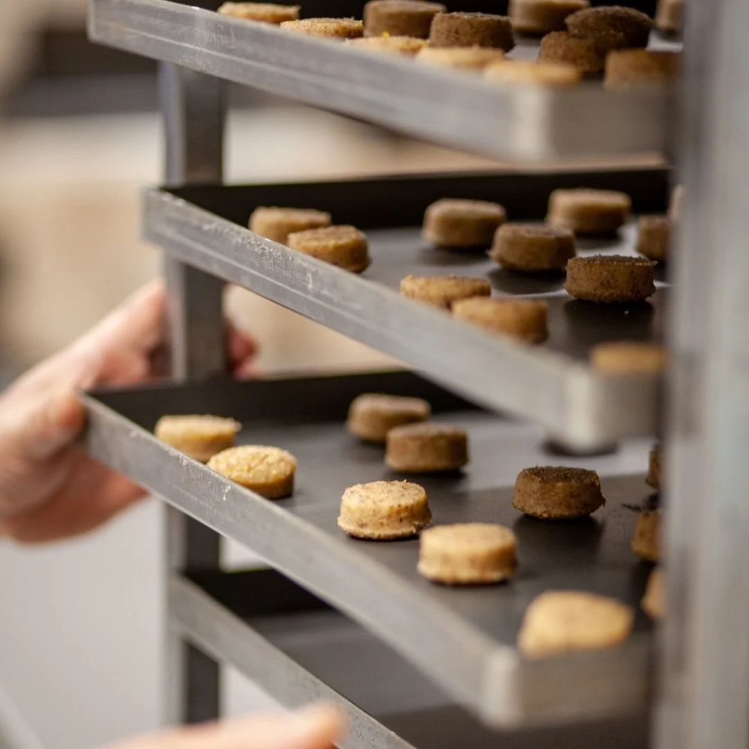 Coming back, by popular demand&hellip; the Dench Chewy ORANGE ALMOND Biscuit! 🍊
Contact our very enthusiastic sales &amp; customer service team to be added to the waitlist for first orders (later this week). 
.
.
.
#denchbakers #artisanbiscuits #org