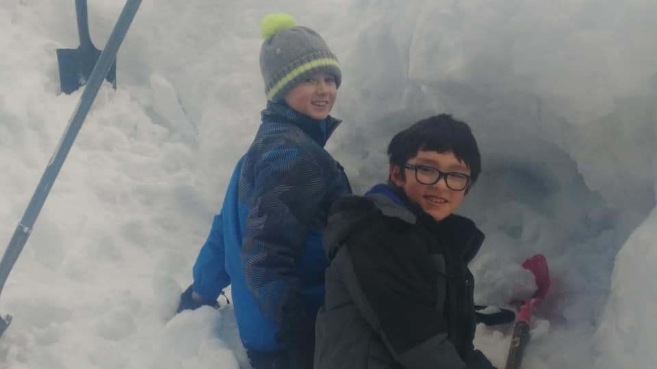 Snow cave 1.jpg