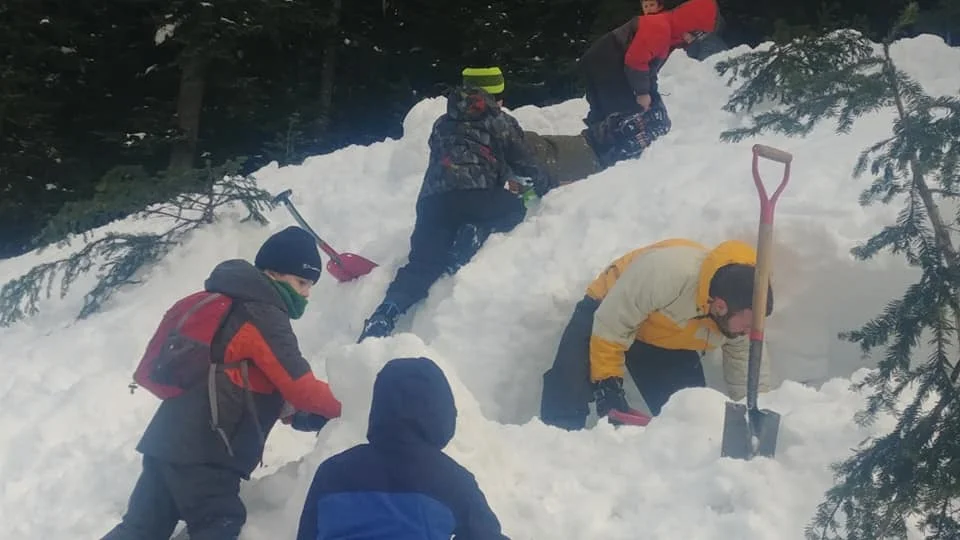 Snow cave 3.jpg