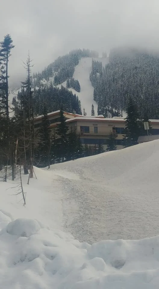 snow cave 10.jpg