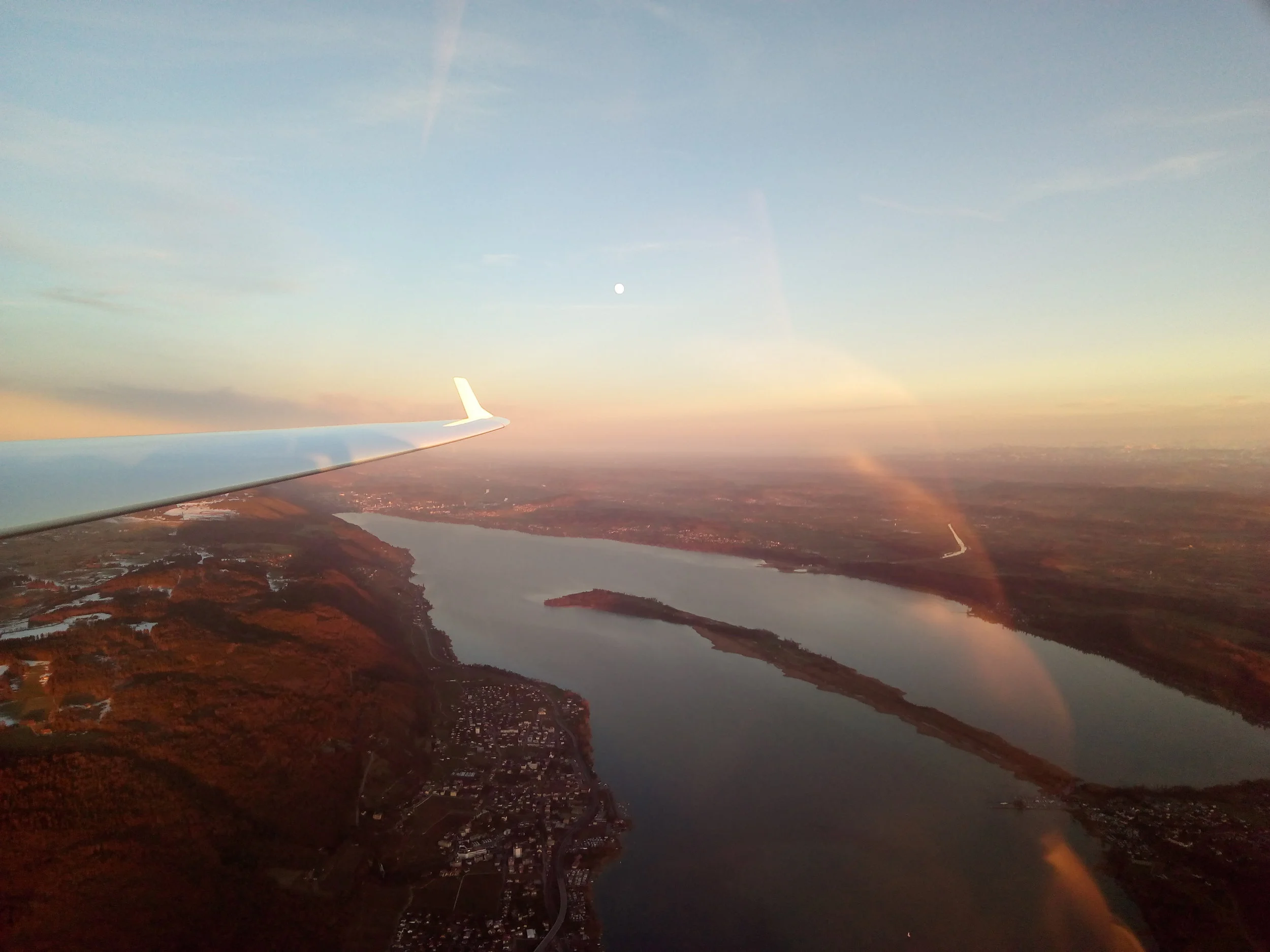 Bielersee, Mond.jpg