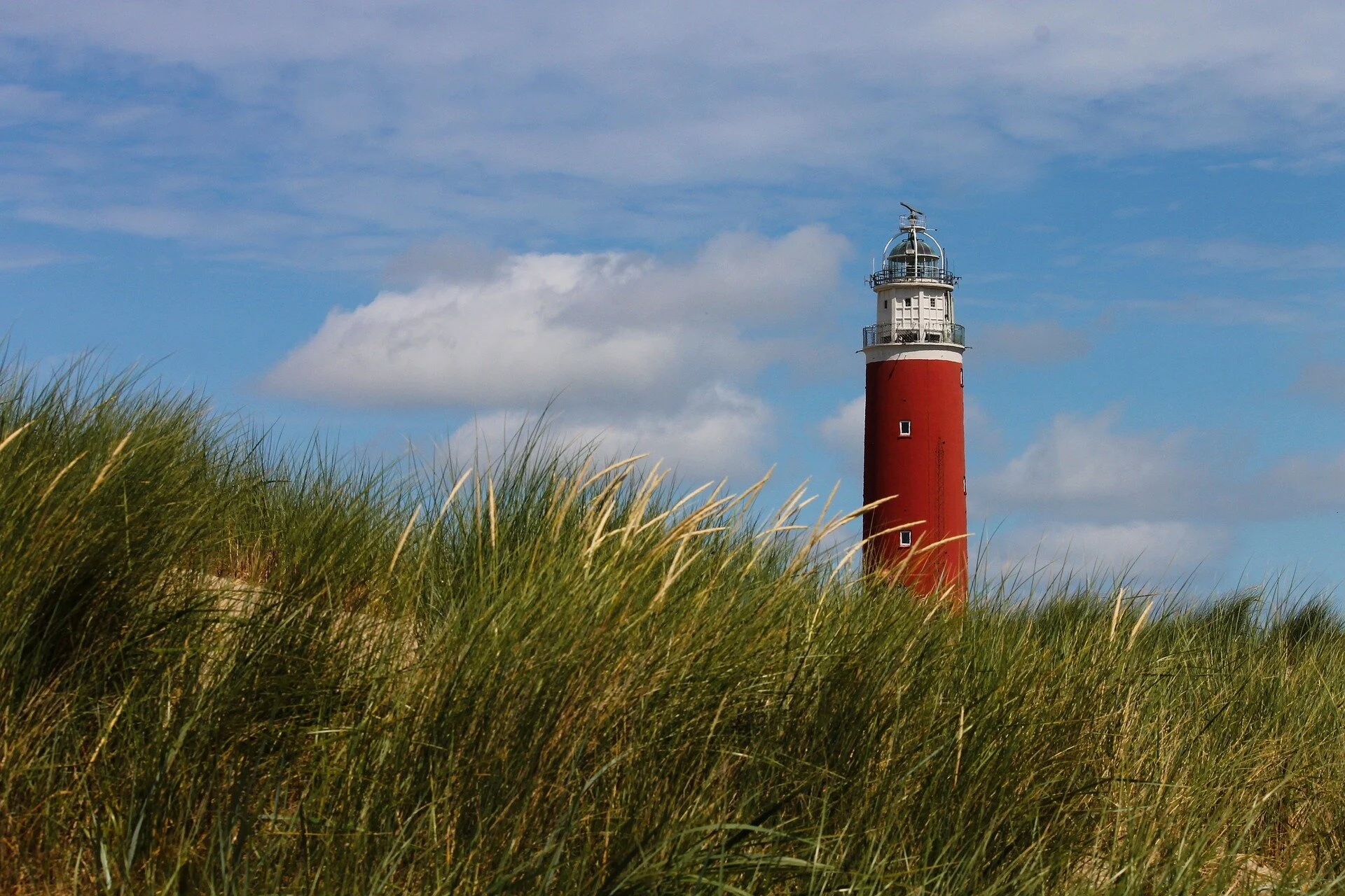 lighthouse-4349271_1920.jpg