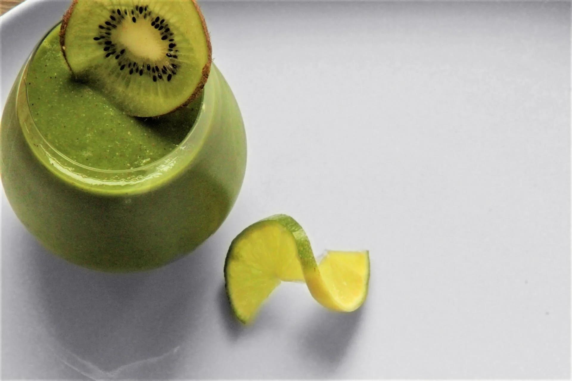 Nutritious, high fibre kiwi smoothie