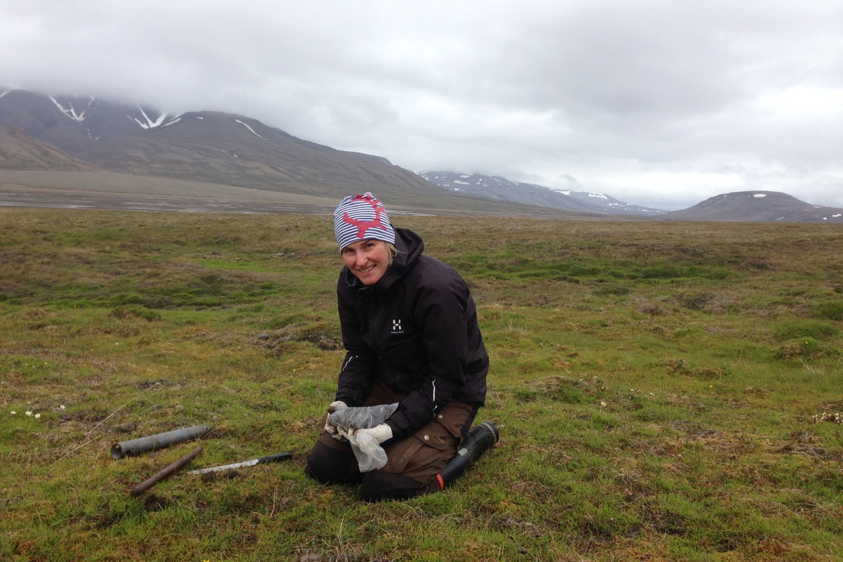 Eva Krab Soil Sample 1200x800.jpg