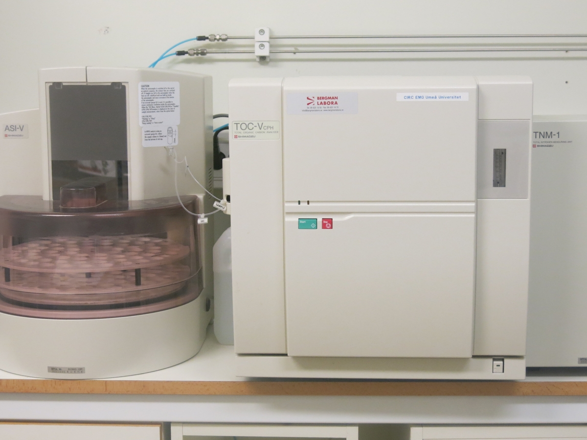 Shimadzu Total Organic Carbon Analyzer (TOC-VCPH) and Shimadzu Total Organic Carbon Analyzer (TOC-VCPH) and
