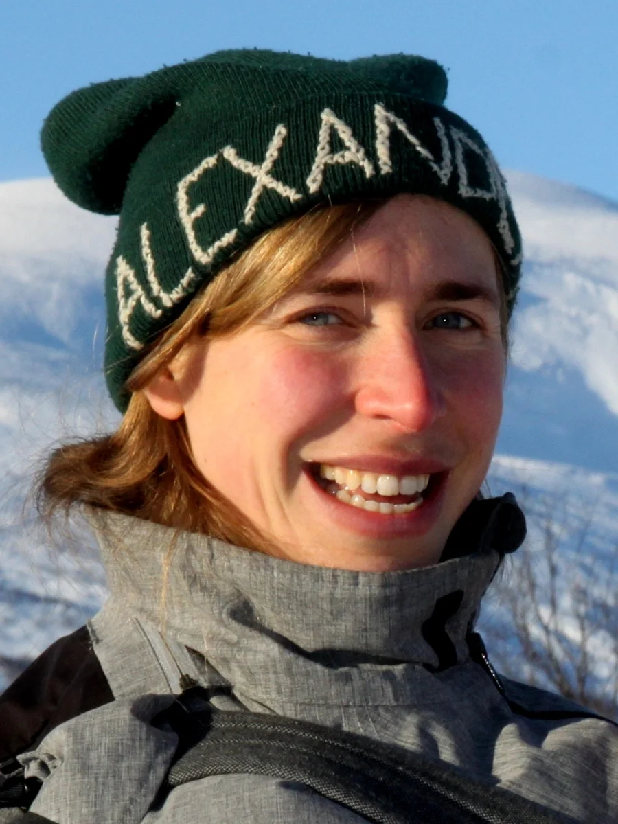 Niki Leblans Profile Picture 900x1200 72dpi.jpg