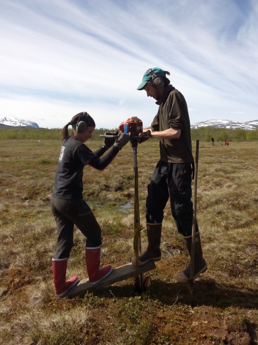 Permafrost coring Carolina Olid 1200x800.jpg