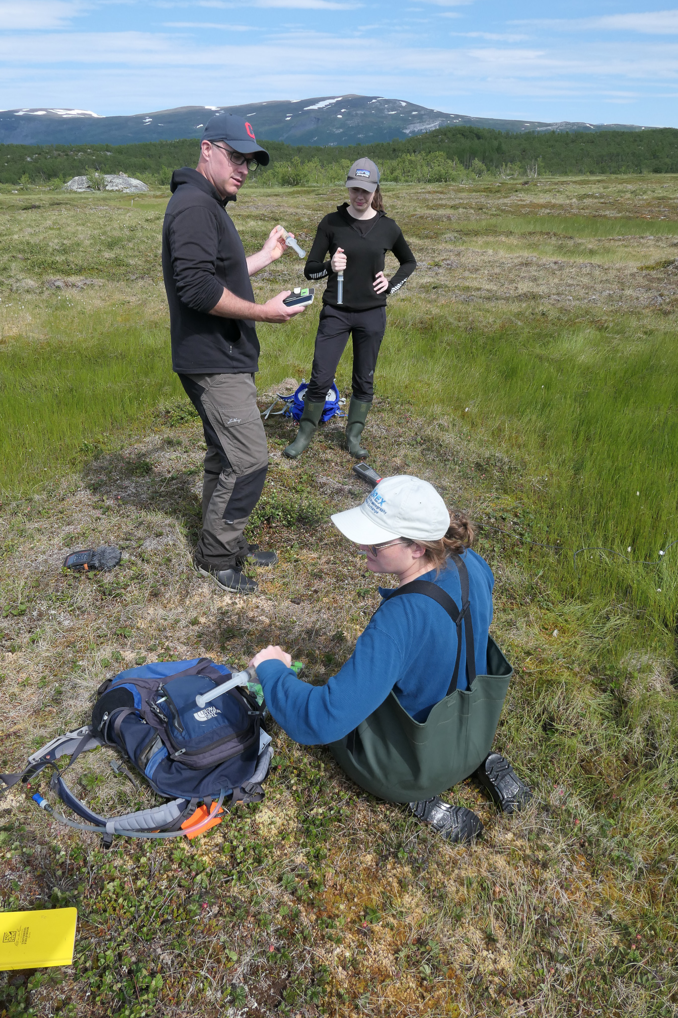 MarinaLauck RyanSponseller EmmaBrisdion ShakingSamples 08July2019 Photoby JoëlleWinnemöller.jpg