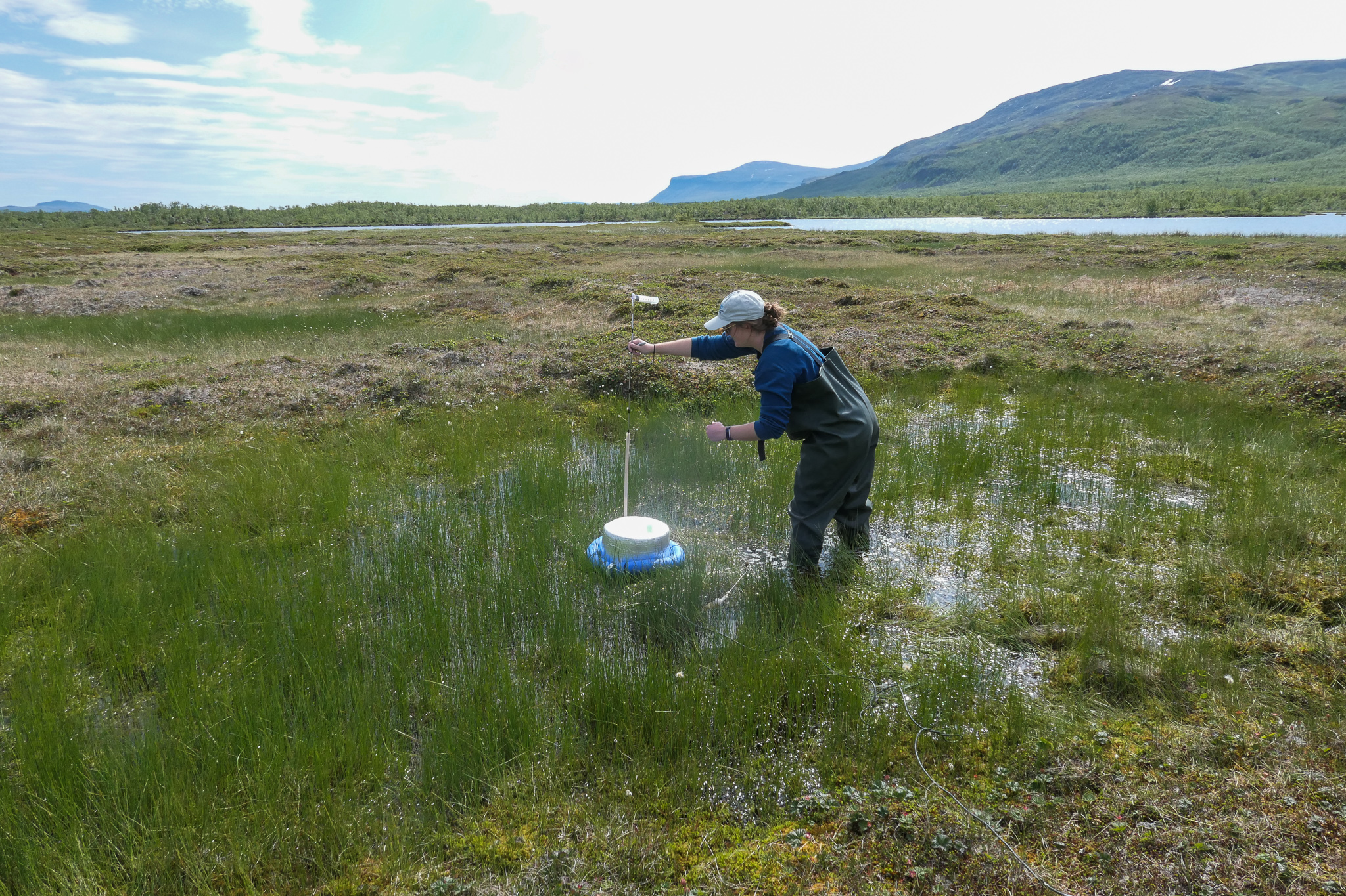 MarinaLauck PoreWaterSampling 08July2019 Photoby JoëlleWinnemöller.jpg