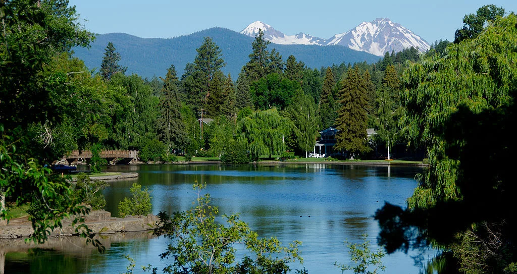No one outside the Pacific NW has any idea what this is or how it relates to Deschutes Beer.