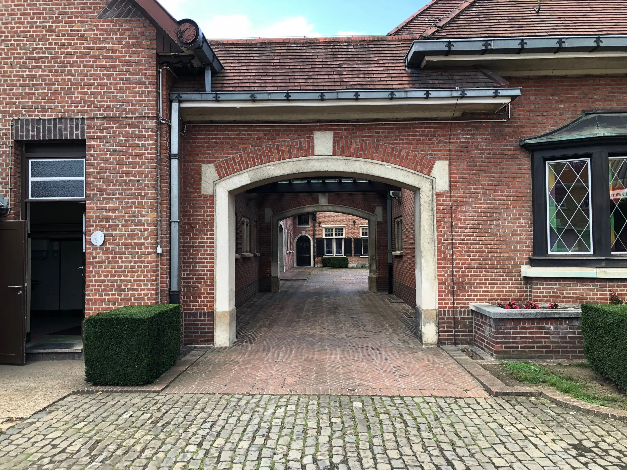 More buildings around the courtyard.