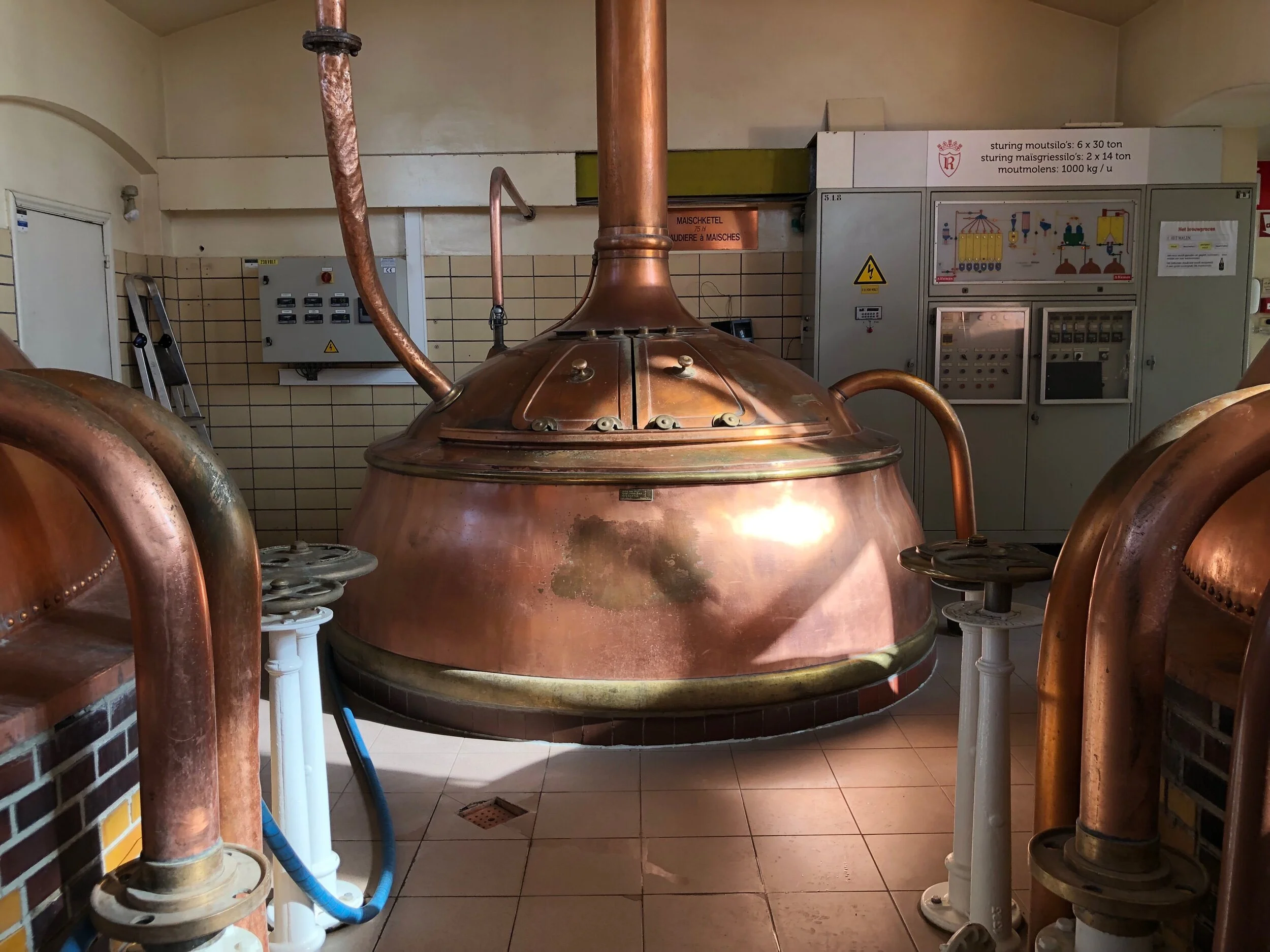 This little guy is the cereal cooker, now little-used. It’s also a classic piece of equipment to prepare (usually) corn for the mash. Despite what the Brewers Association believed 20 years ago, corn was a common and perfectly acceptable ingredient dating back decades in Belgium.